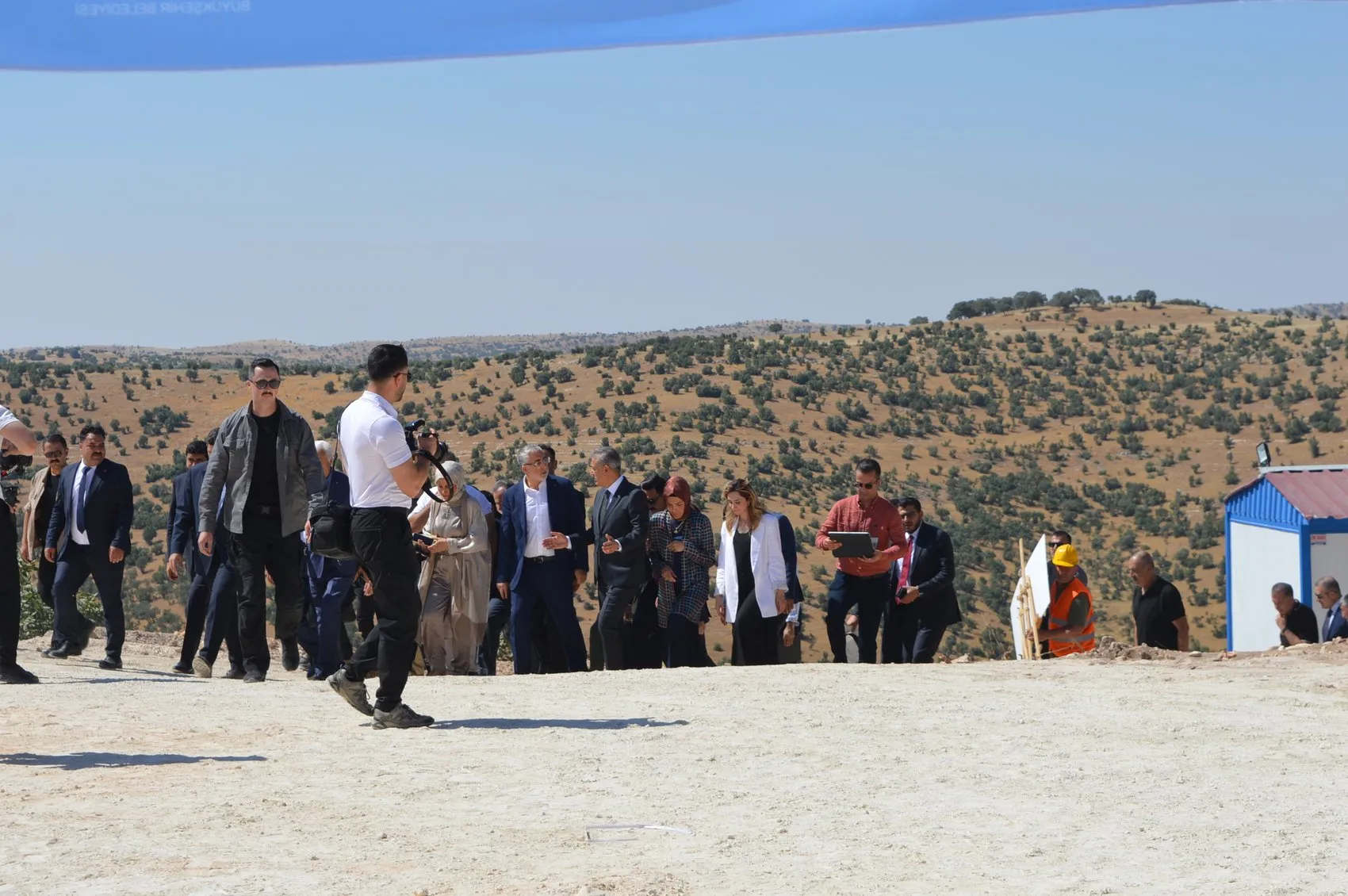 Bakan Işıkhan Mardinli gençlerin geleceği için dev merkezi ziyaret etti