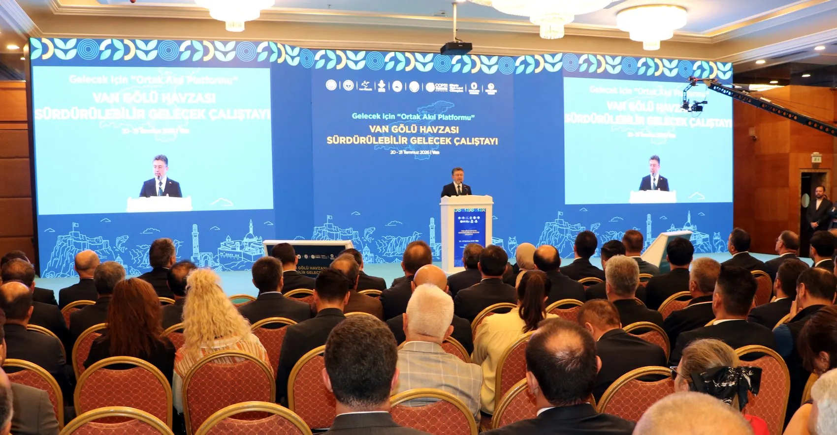 Bakan Yumaklı Van Gölü havzası için geleceğe dönük yeni yol haritasını açıkladı