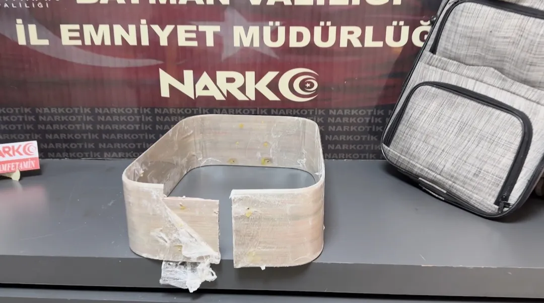 Batman girişinde durdurulan otobüste uyuşturucu operasyonu
