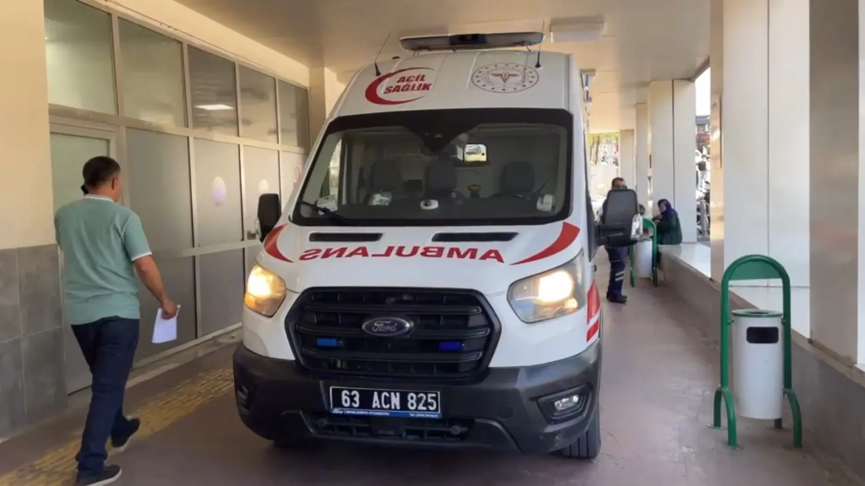 Şanlıurfa'da apartman girişinde vurulan kişi ağır yaralandı
