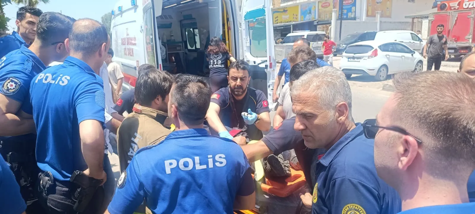 Cizre ilçesinde zırhlı polis aracı kaza yaptı