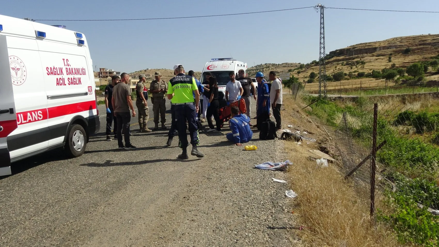Gercüş yolunda iki aracın karıştığı trafik kazasında 11 kişi yaralandı
