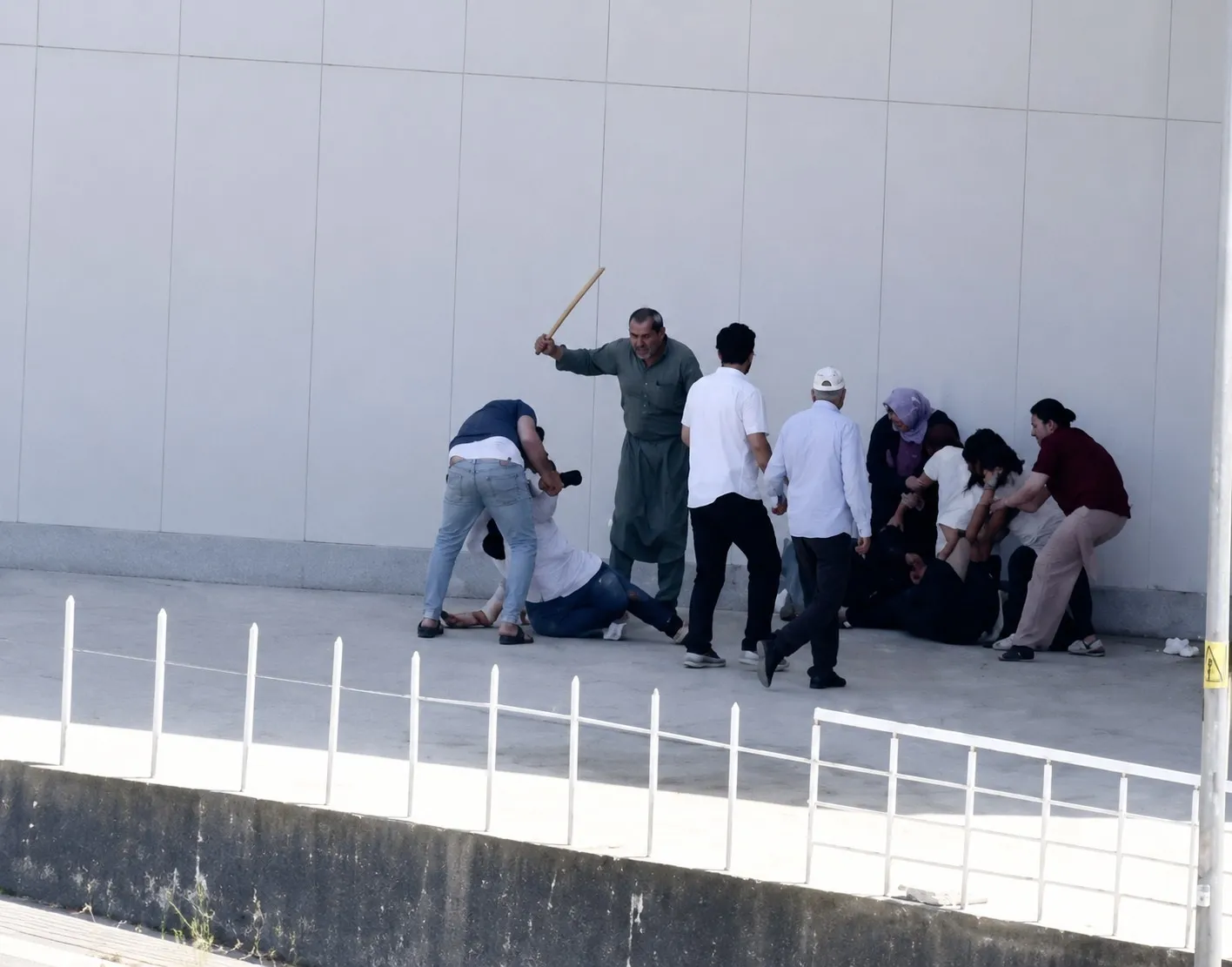 Şanlıurfa’da dükkan satış kavgası kanlı bitti