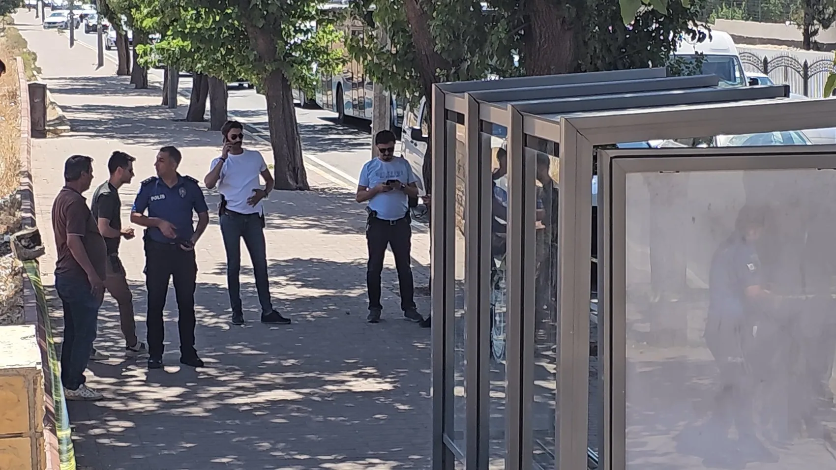 Şanlıurfa'da otobüs durağında dehşet anları yaşandı