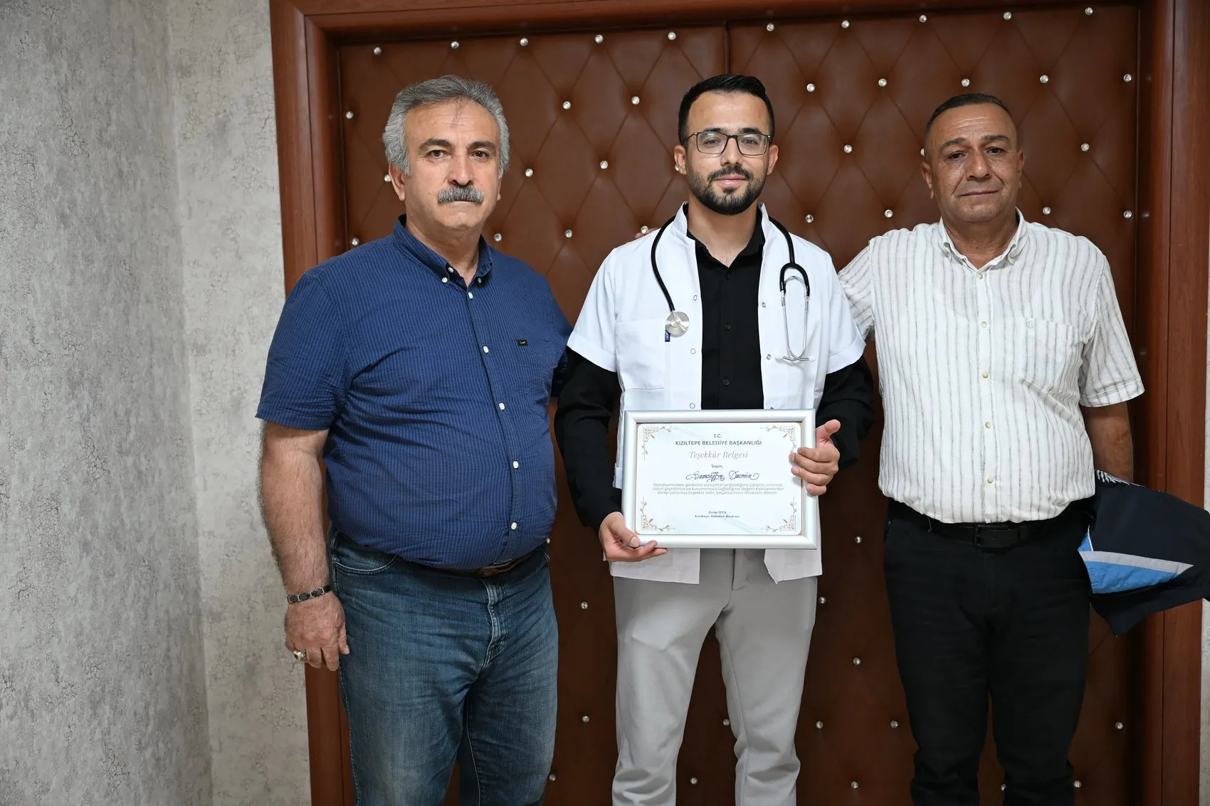Kızıltepeli zabıta memuru gece vardiyasında okuyarak doktor oldu