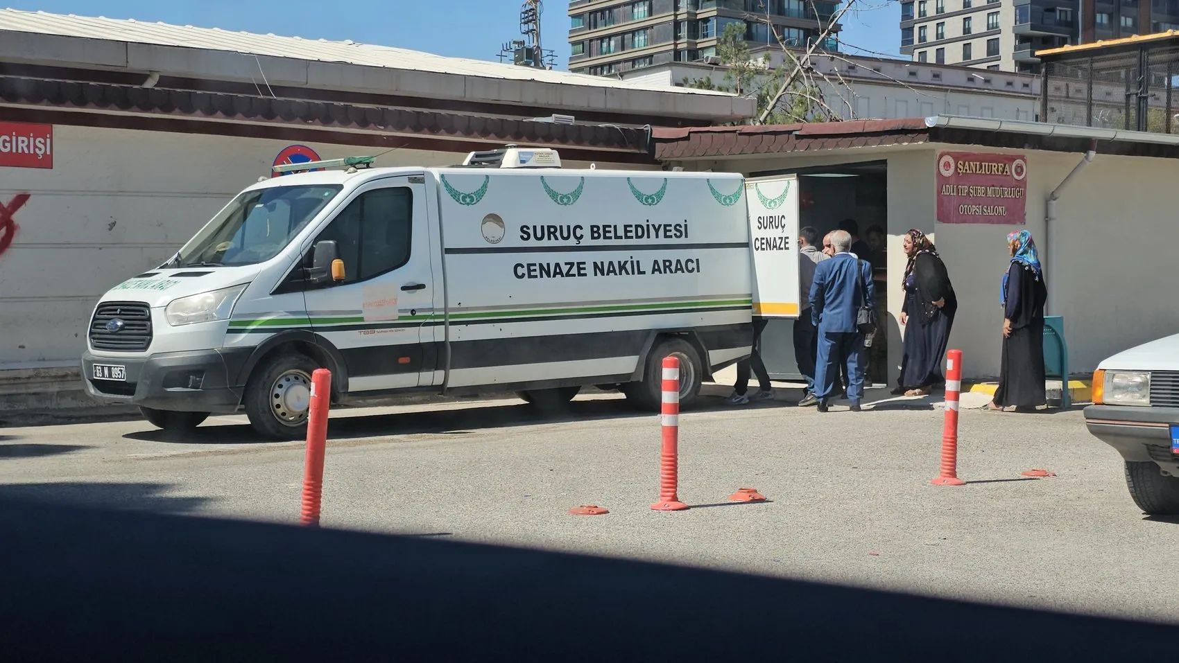 Suruç ilçesinde bir baba eşini vurduktan sonra yaşamına son verdi