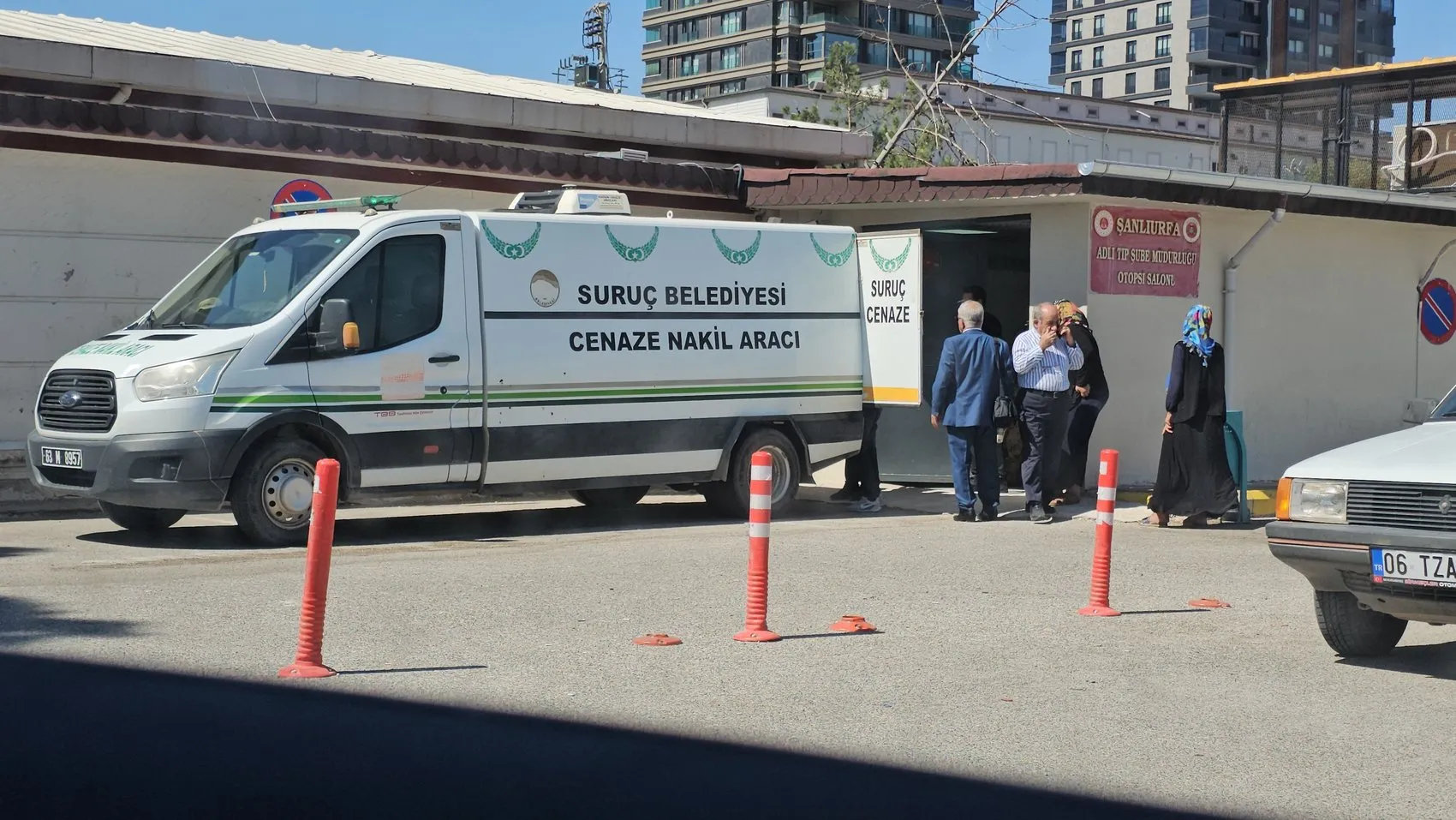 Suruç ilçesinde bir baba eşini vurduktan sonra yaşamına son verdi