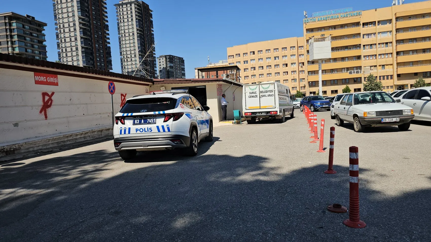 Suruç ilçesinde bir baba eşini vurduktan sonra yaşamına son verdi