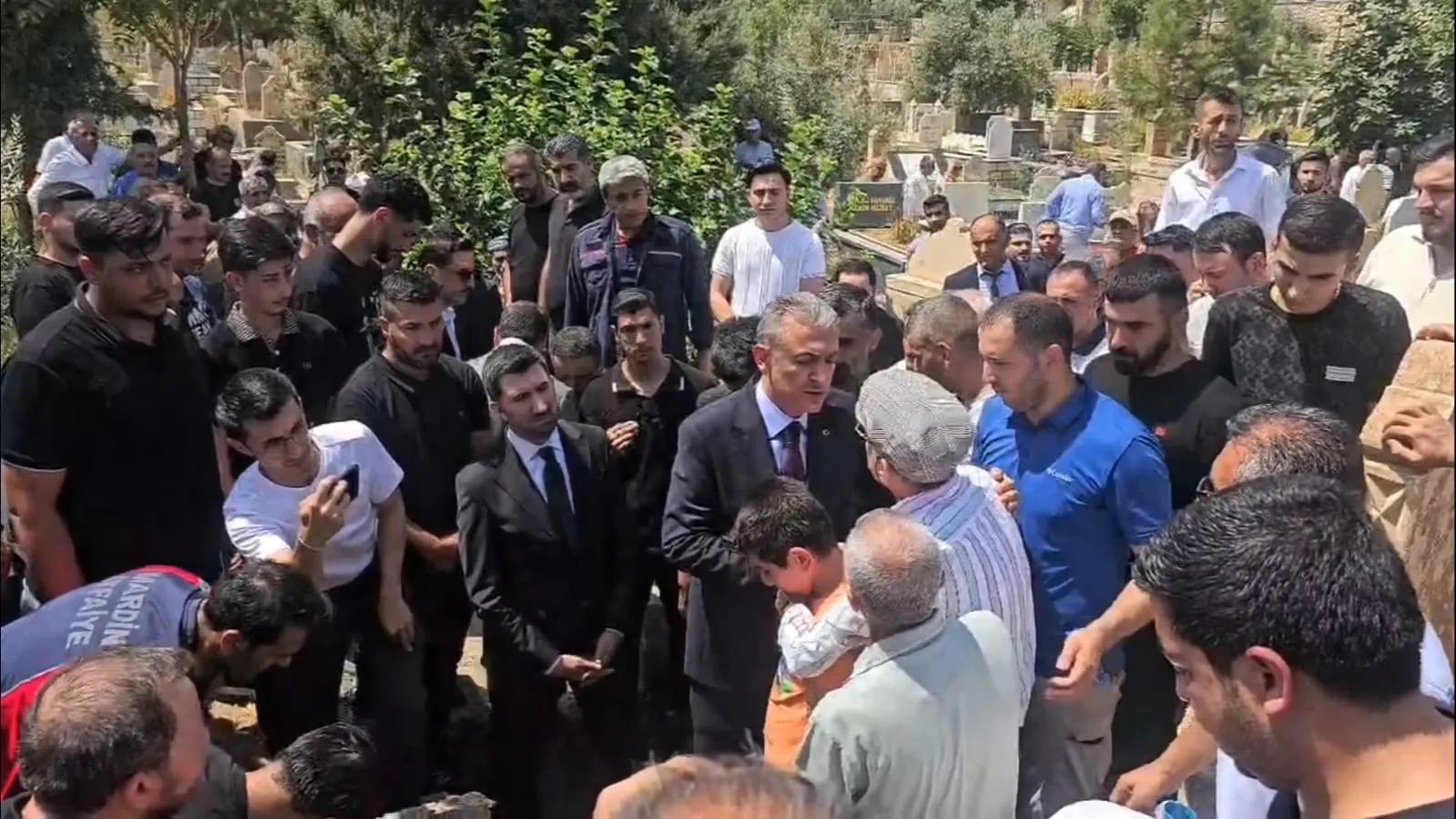 Nusaybin anız yangınında hayatını kaybeden itfaiye eri toprağa verildi
