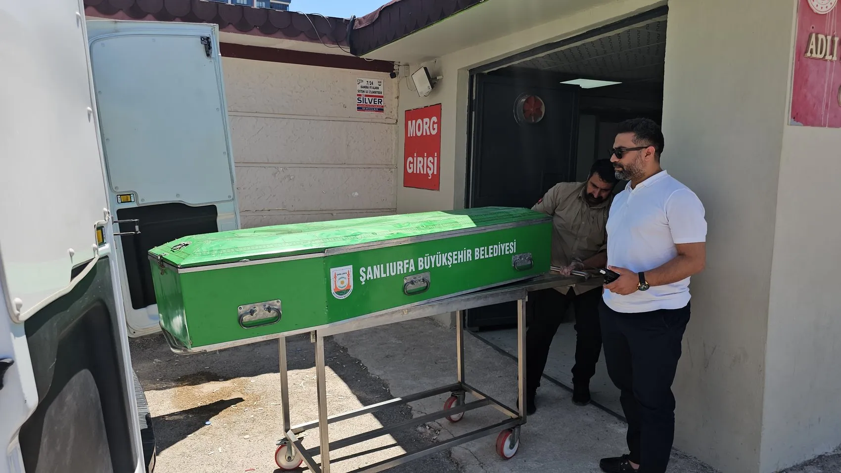 Şanlıurfa arazisinde battaniyeye sarılı halde yabancı uyruklu bir kişinin cansız bedeni bulundu