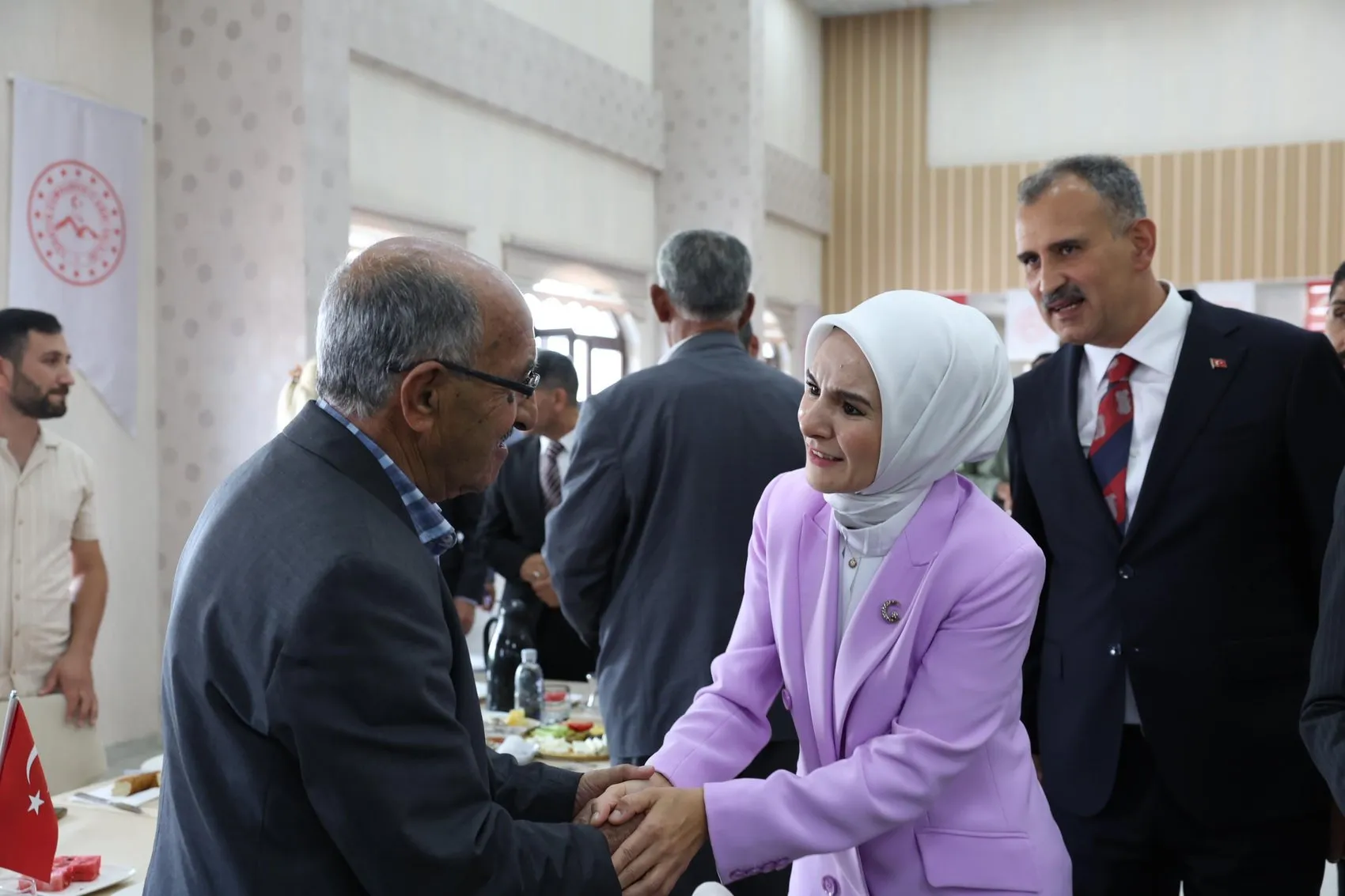 Bakan Göktaş şehit yakınları ve gazilerle Ağrı’da bir araya geldi
