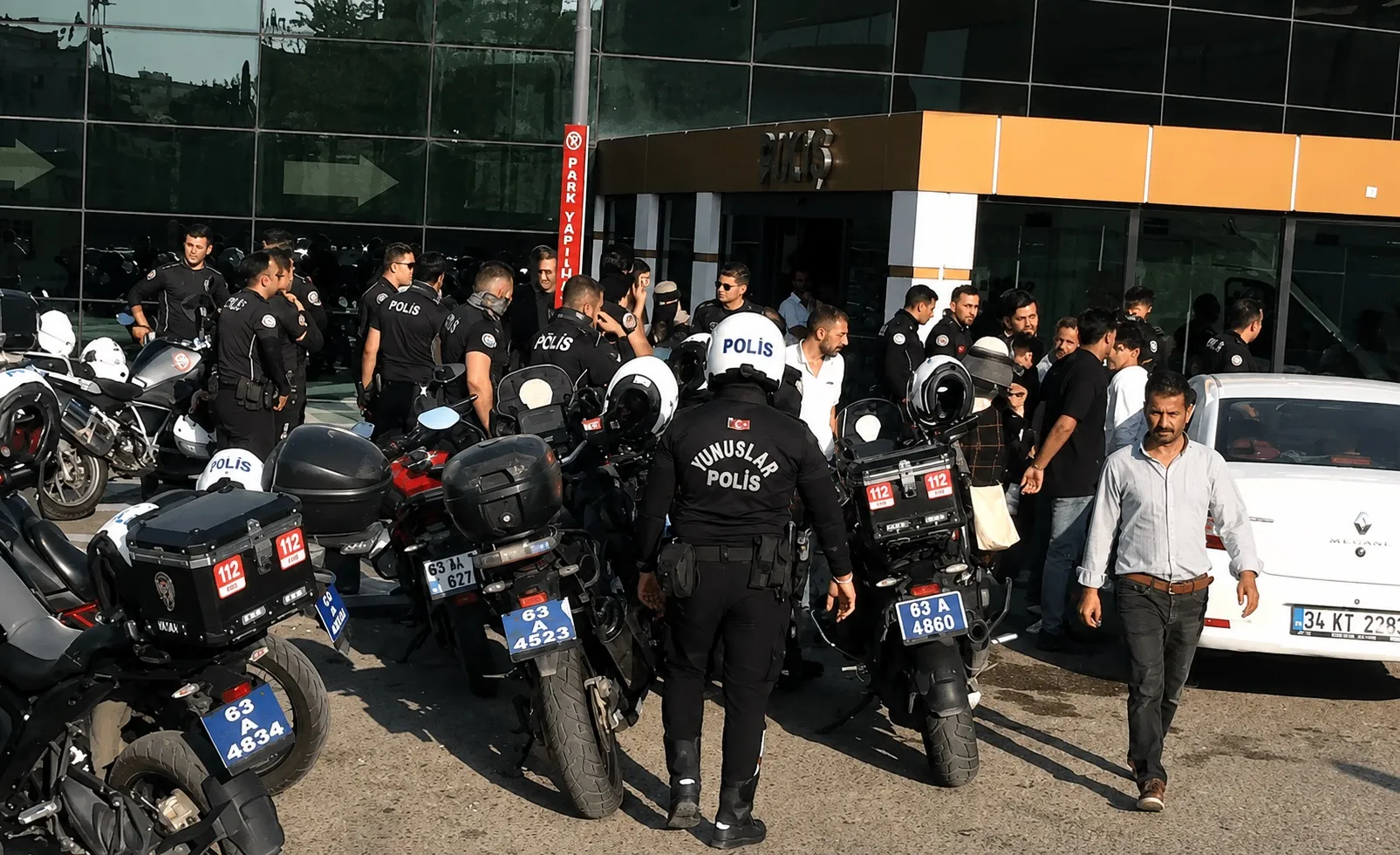 Şanlıurfa Otogarında Taşlı Sopalı Kavga Çıktı