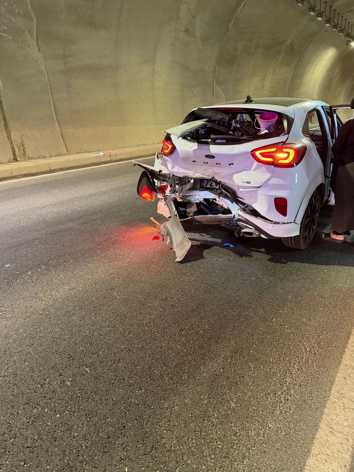 Gercüş yolunda iki otomobilin karıştığı trafik kazasında 12 kişi yaralandı