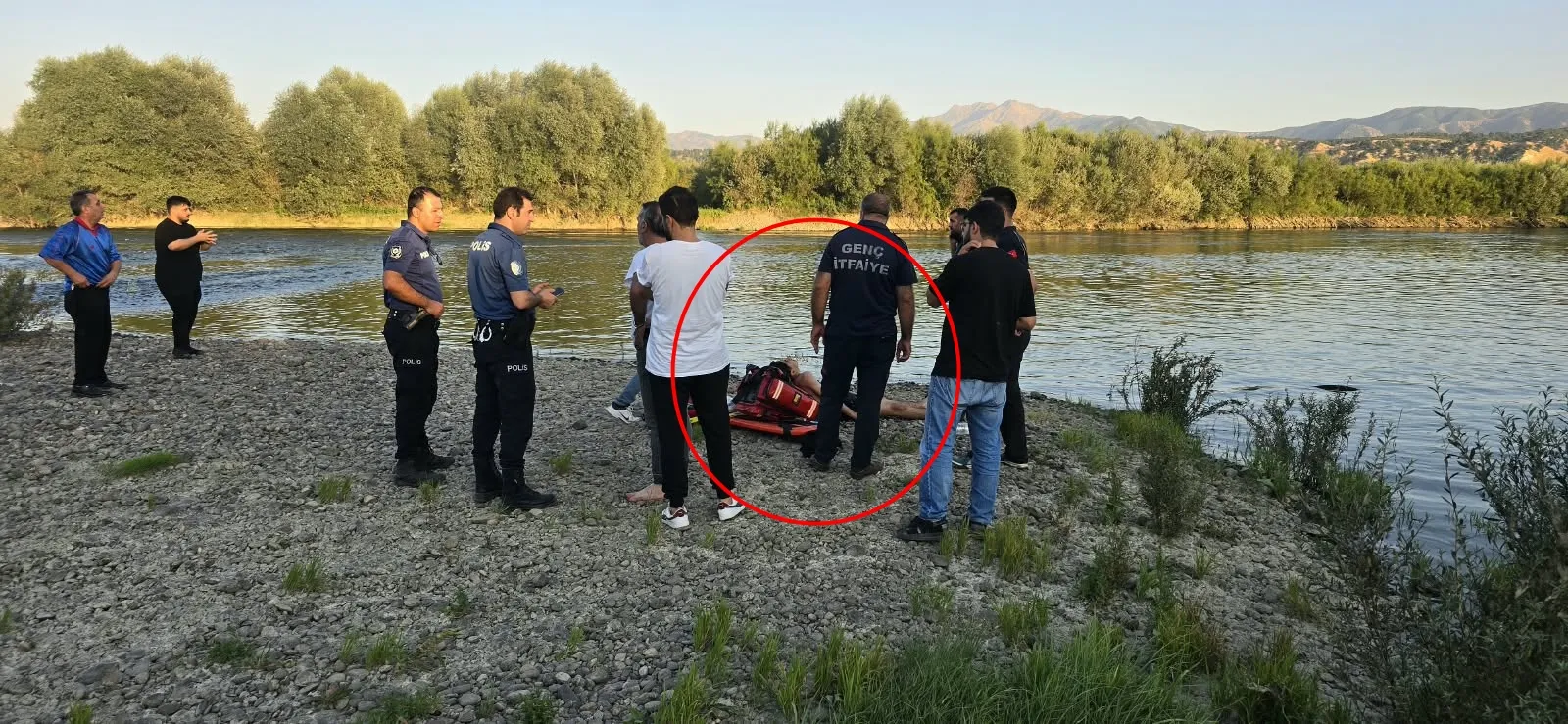 Bingöl Genç ilçesinde baraj kapakları açılınca iki kardeş nehirde sürüklendi