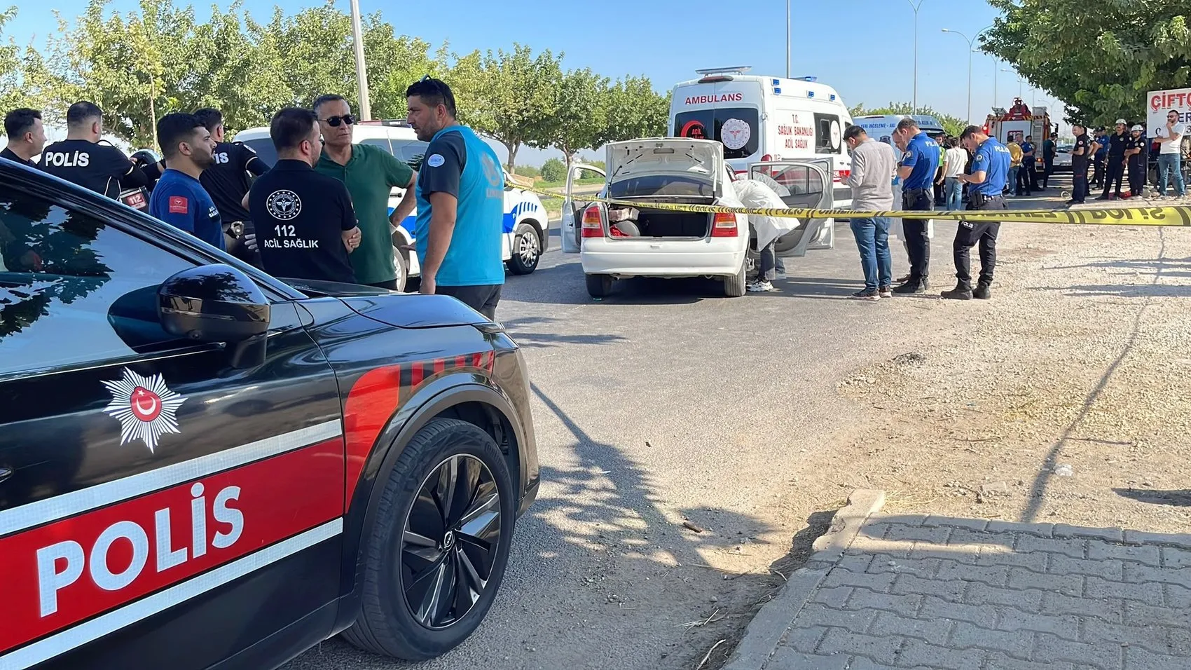 Şanlıurfa'da trafik ışıklarında otomobile silahlı saldırı düzenlendi