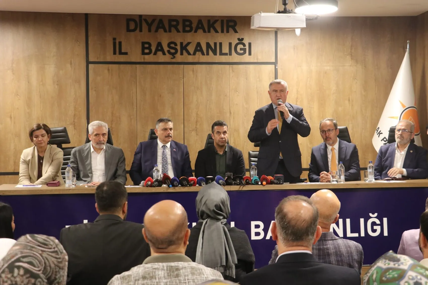 Bakan Osman Aşkın Bak Diyarbakırda yeni spor yatırımlarını müjdeledi