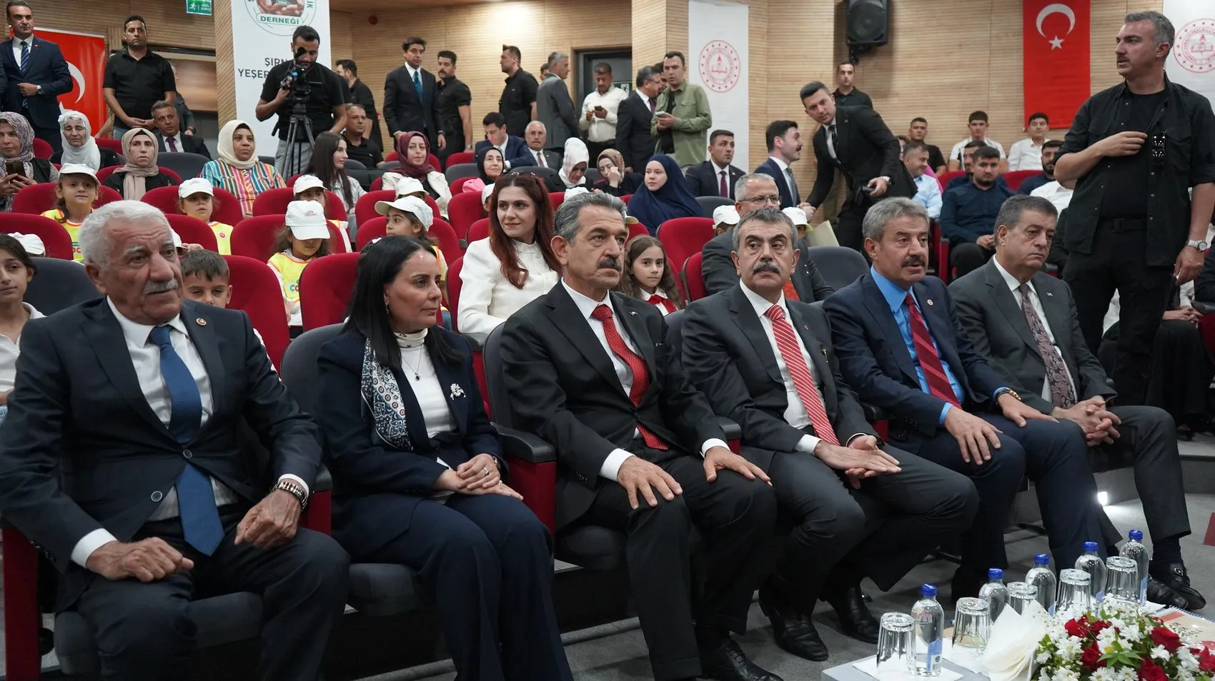 Bakan Tekin Şırnakta yeni yasal düzenlemeye sahip çıkma çağrısı yaptı