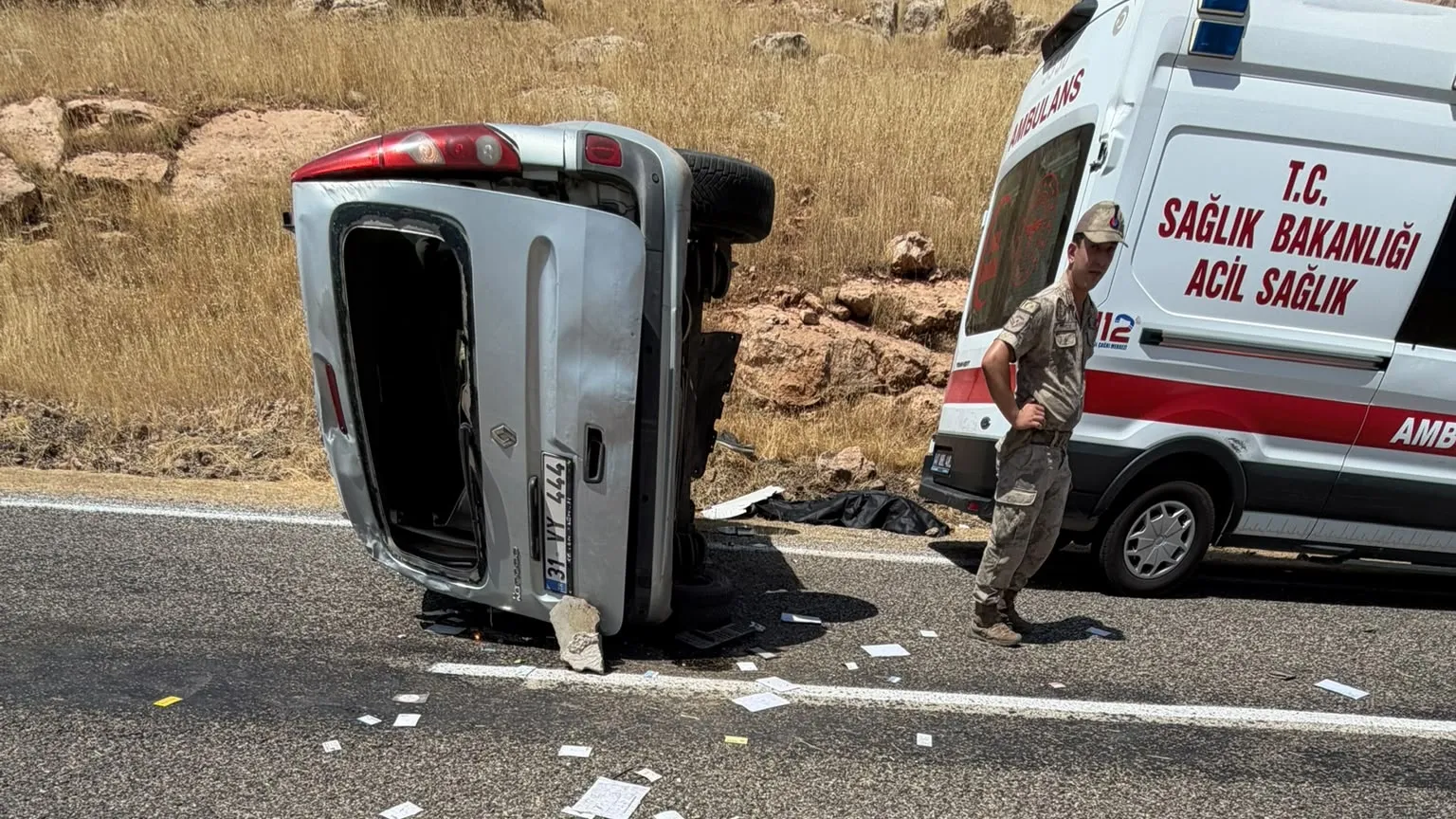 16 yaşındaki çocuk takla atan araçta hayatını kaybetti