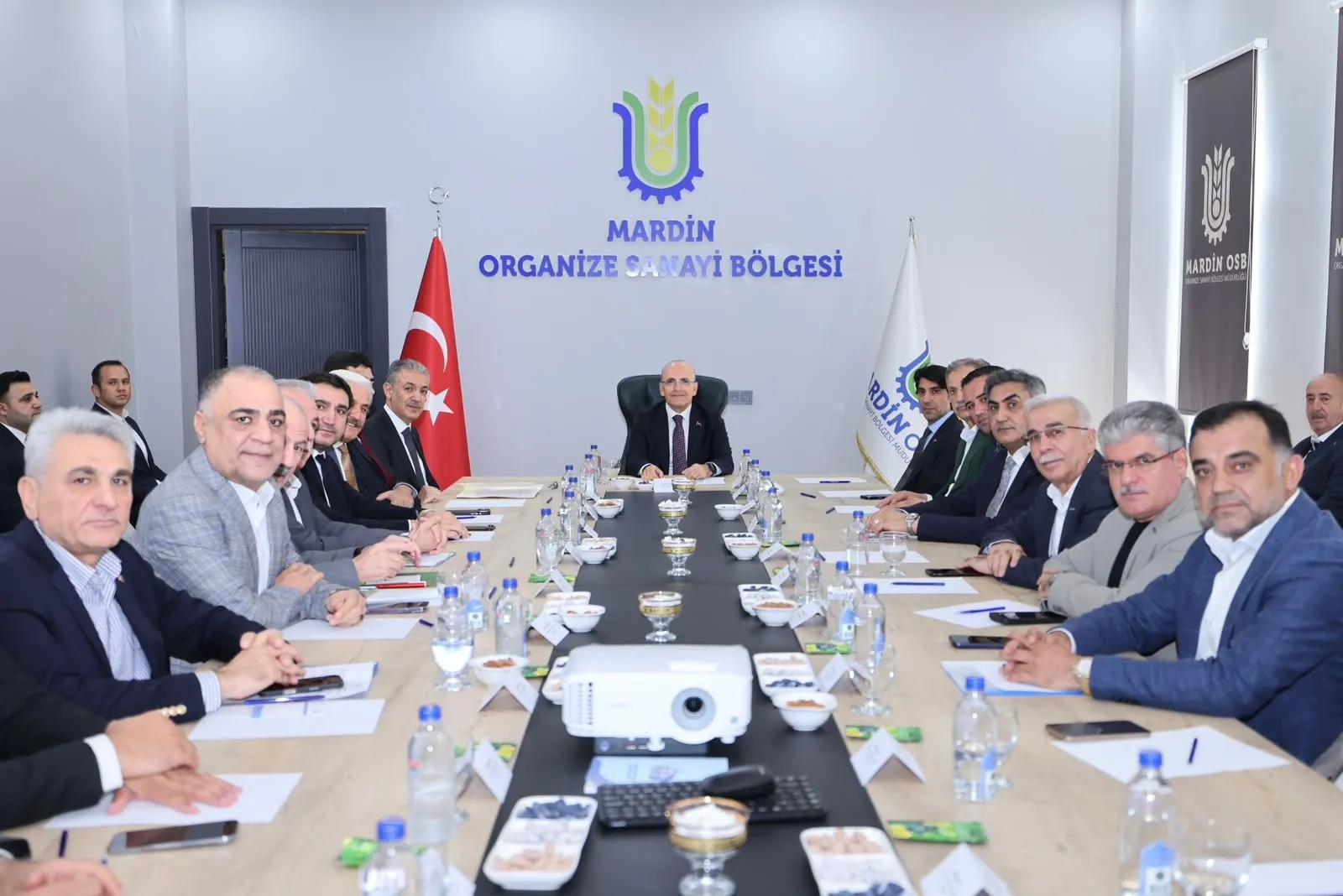 Bakan Şimşek Mardin iş dünyasıyla bir araya geldi