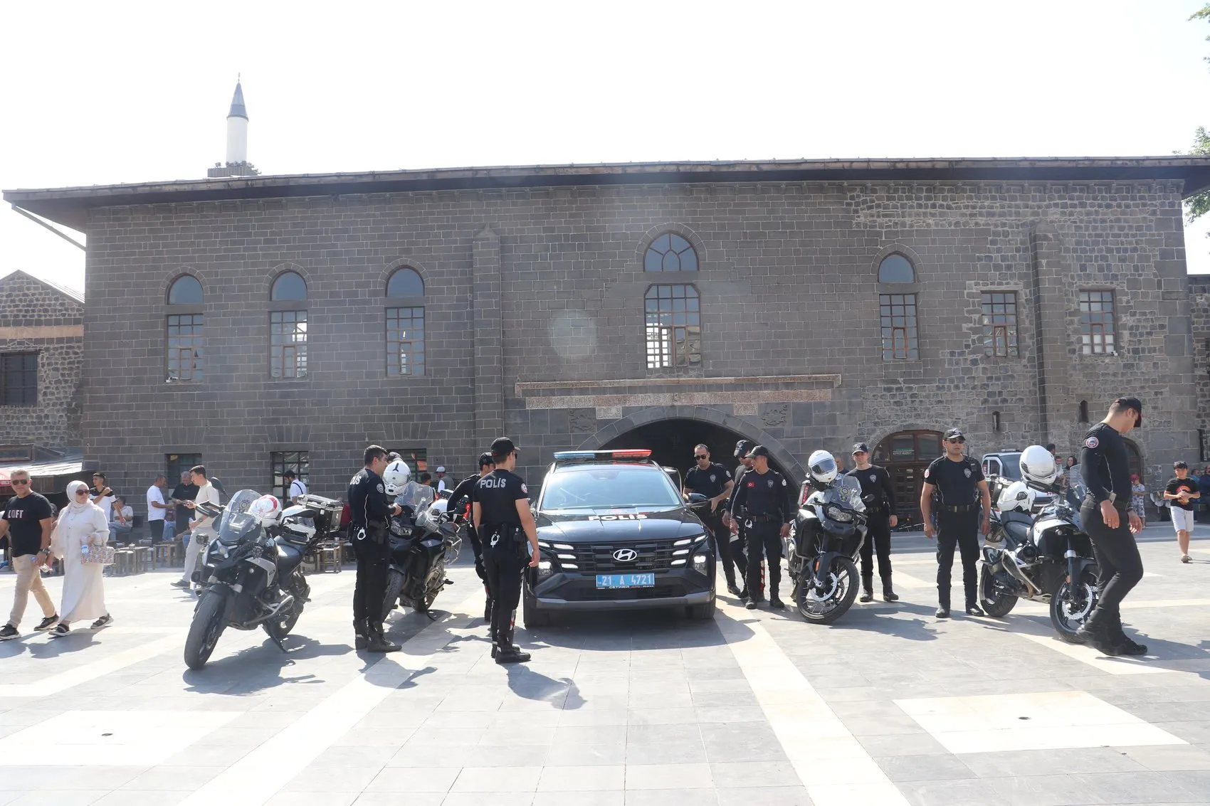 Diyarbakır polisi 7 ayda yüzlerce ruhsatsız silahı sokaklardan topladı