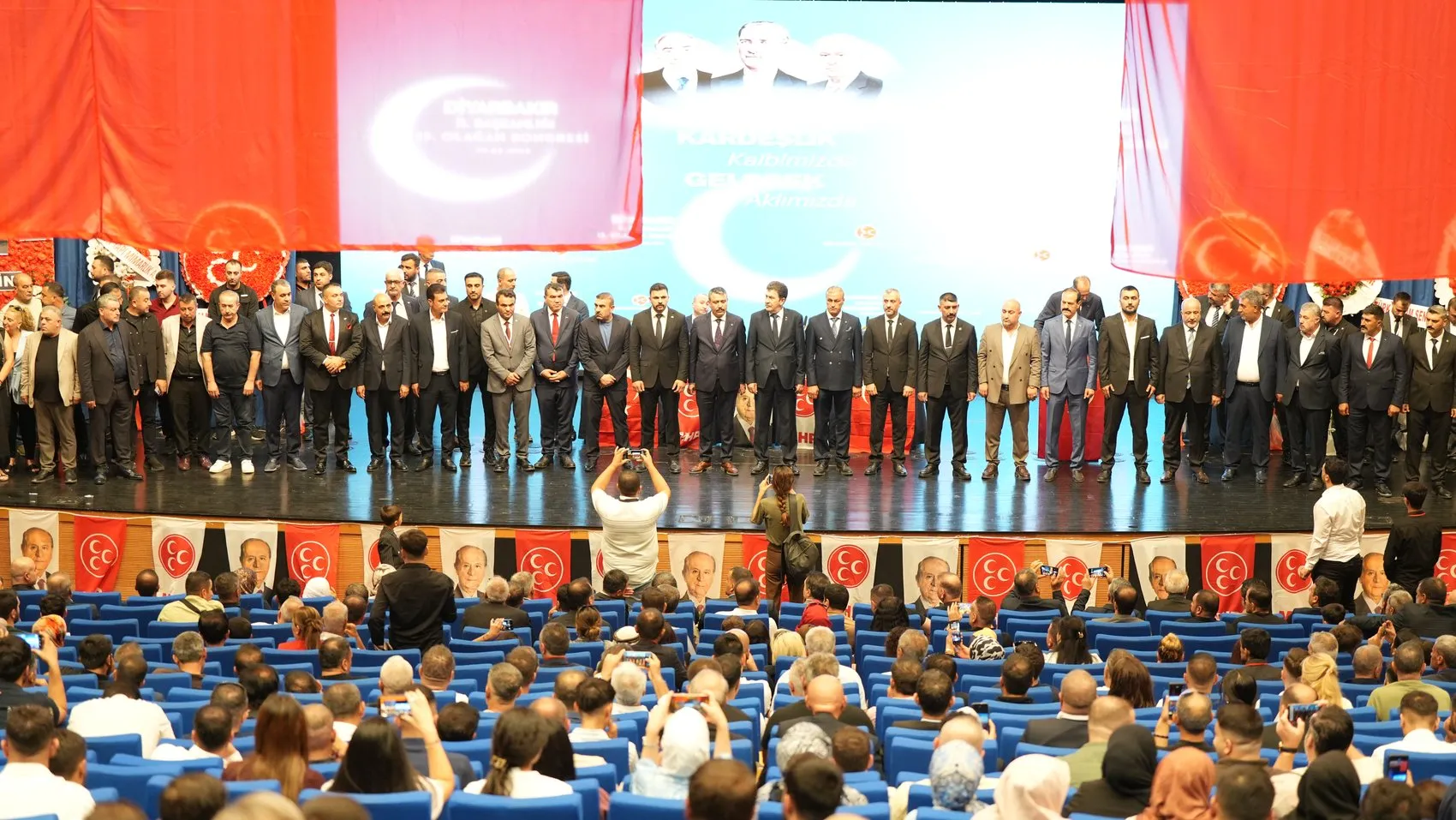 MHP'nin Diyarbakır kongresinde Osmanağaoğlu'ndan Terörsüz Türkiye vurgusu