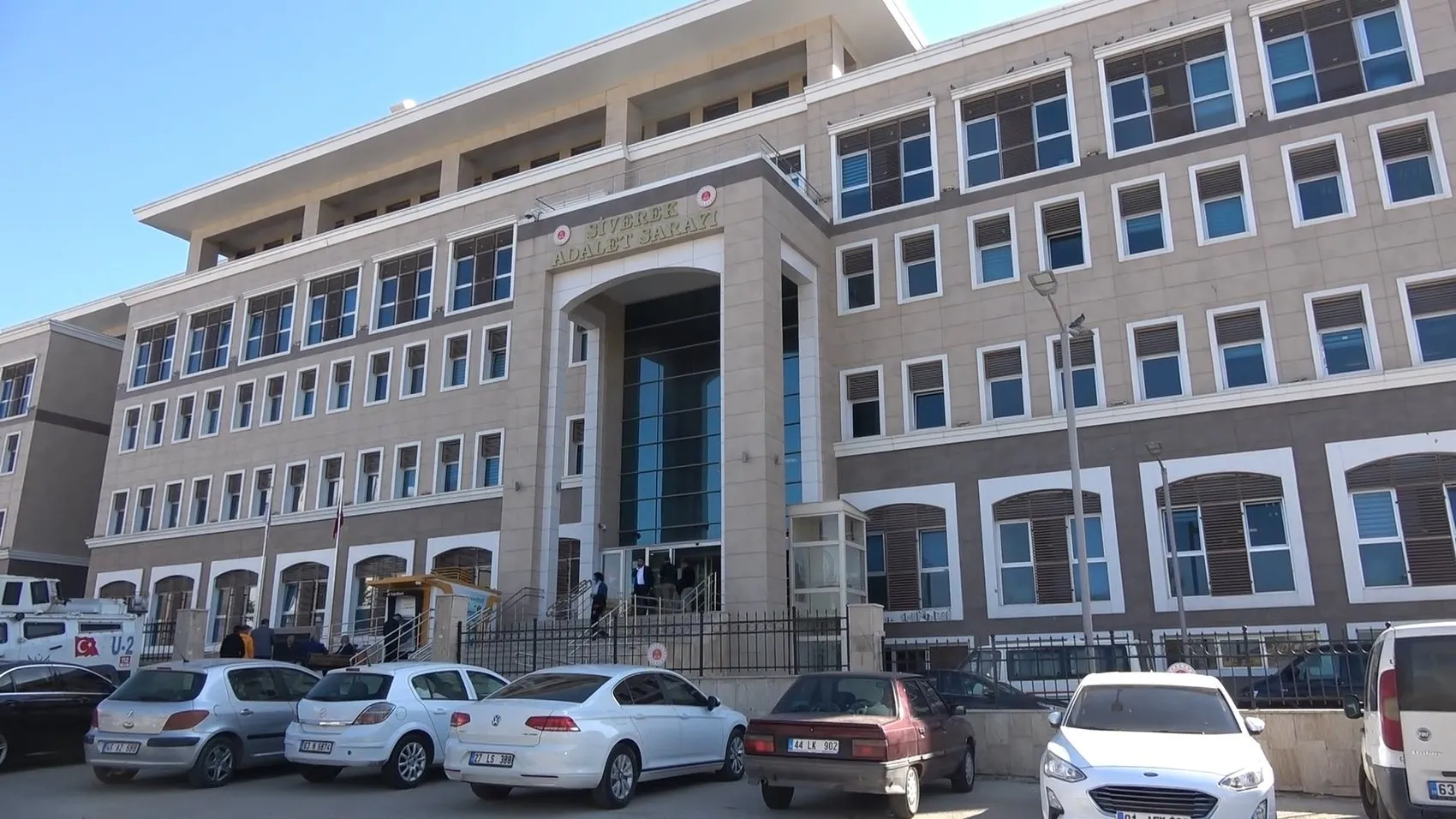 Siverek yolunda engelli aileye dehşet dolu saldırı