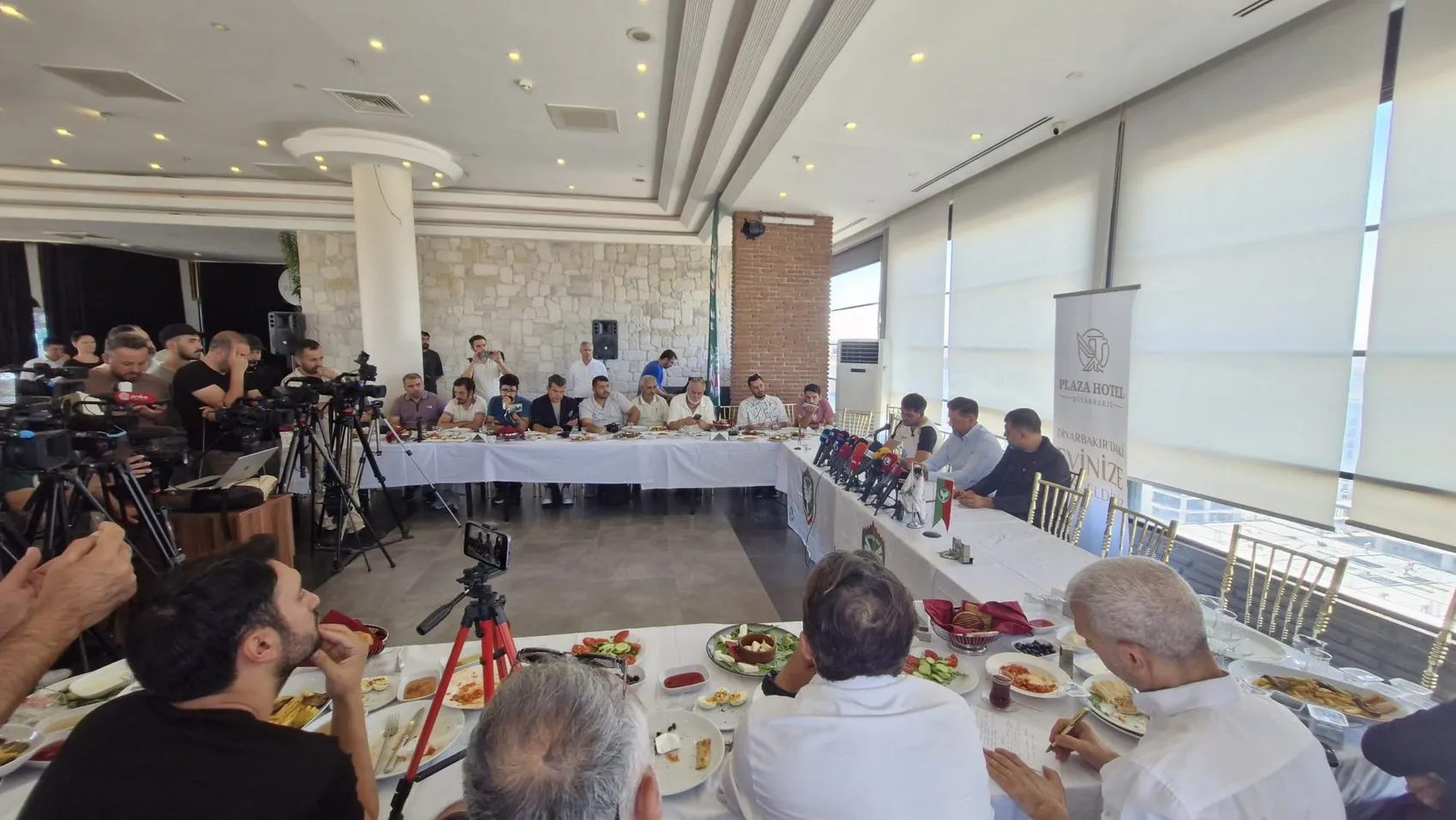 Amedspor Teknik Direktörü Besnik Hasi Transfer Planlarını Açıkladı