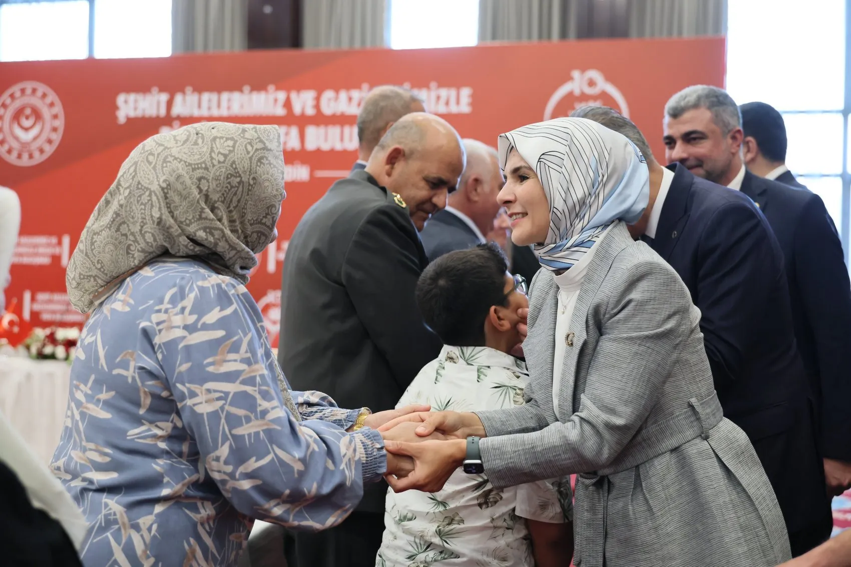 Bakan Göktaş Mardin'de şehit aileleriyle buluştu