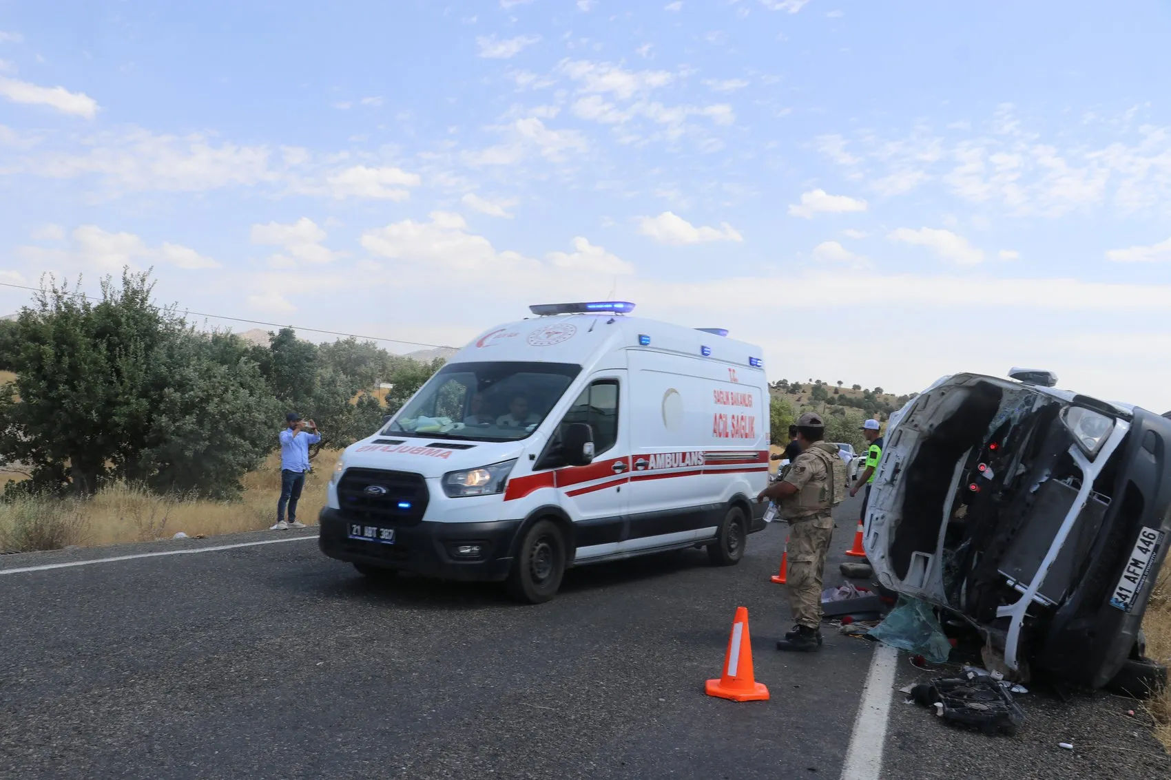 Diyarbakır Lice yolunda minibüs kazası sonucu 3 kişi hayatını kaybetti