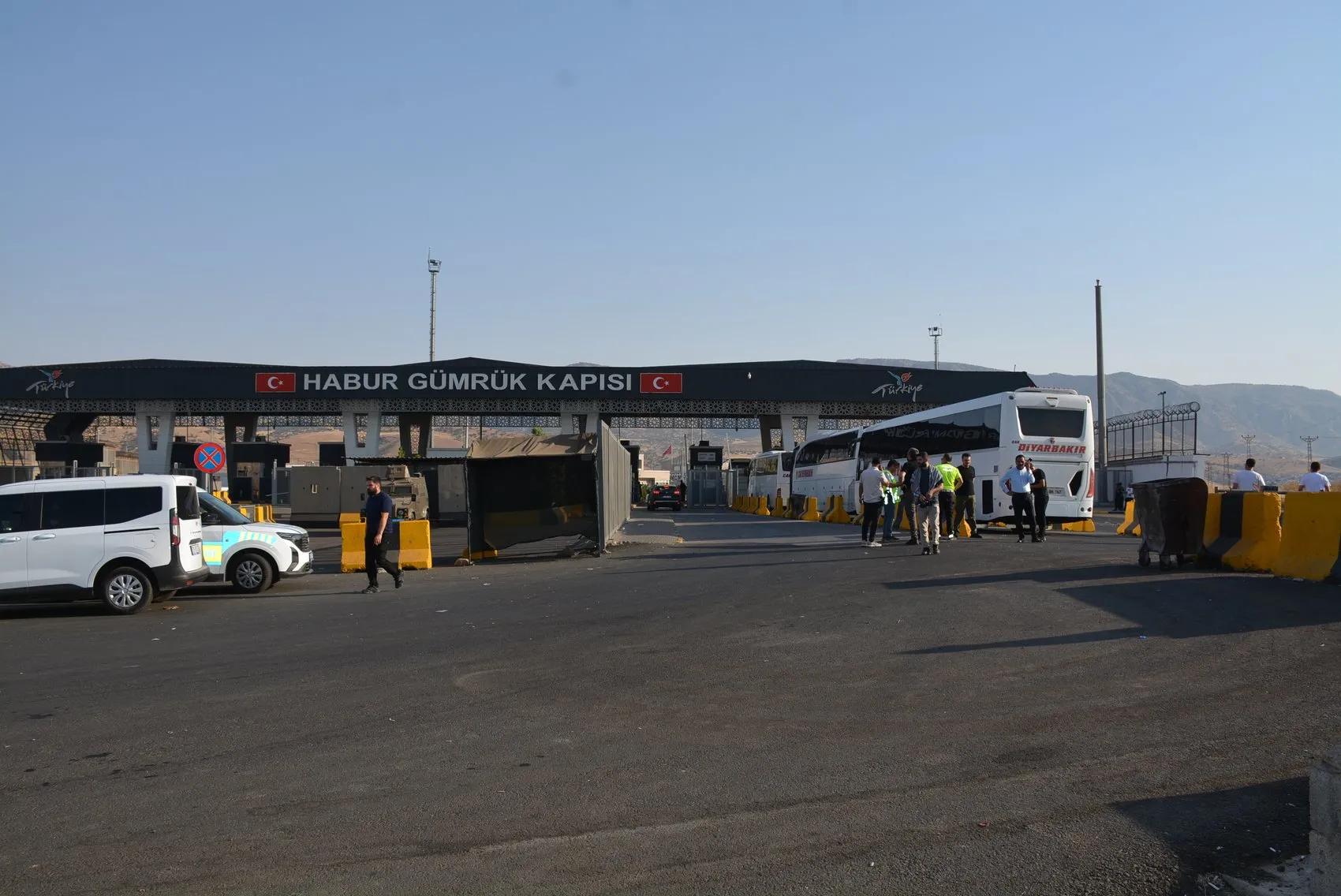 Filistin için yola çıkan aktivistler Habur üzerinden Irak sınırını geçti