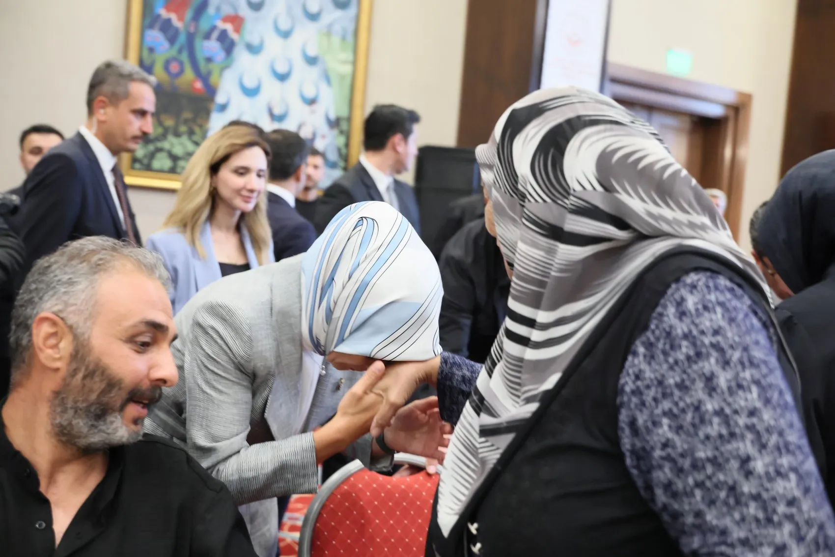 Bakan Göktaş Mardin'de şehit aileleriyle buluştu
