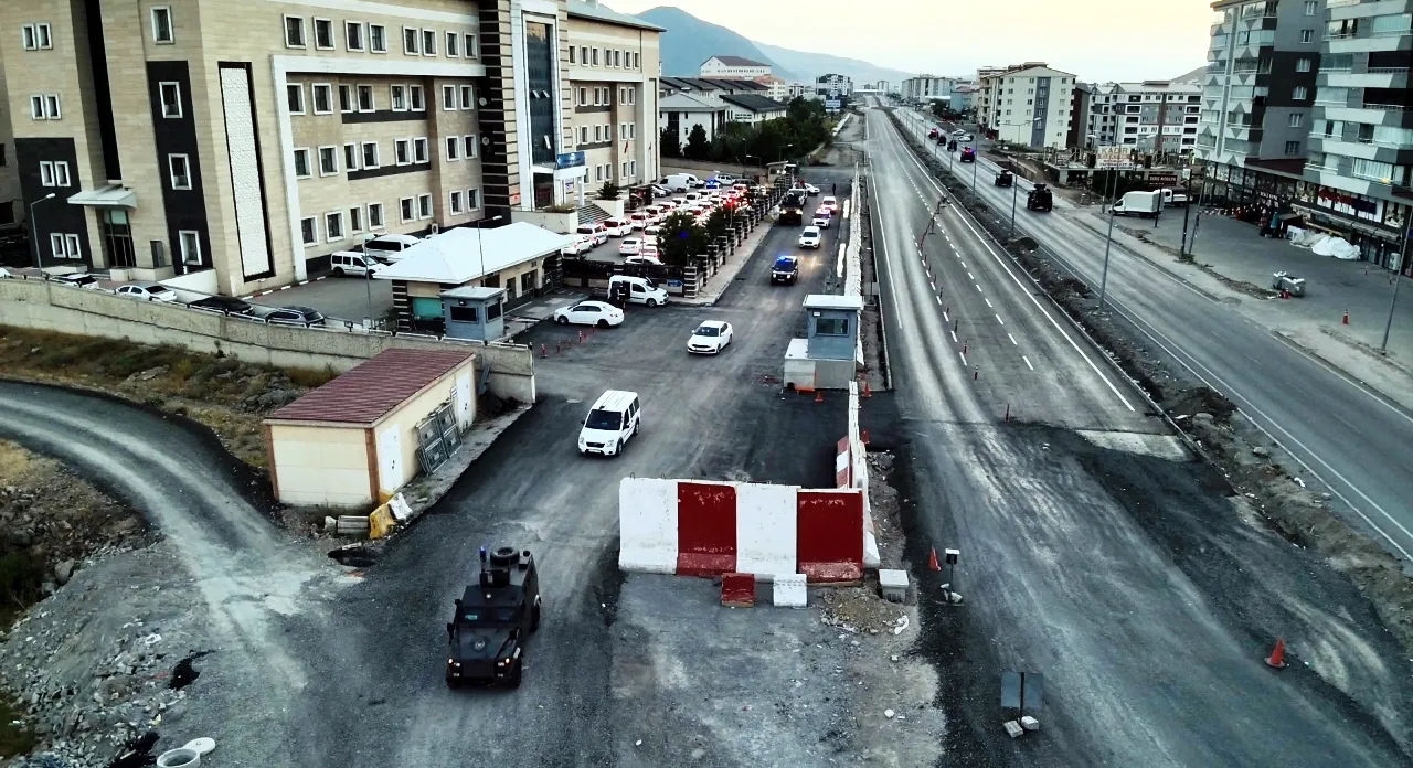 Bitlis merkezli yedi ilde düzenlenen tefecilik operasyonunda yirmi beş kişi tutuklandı