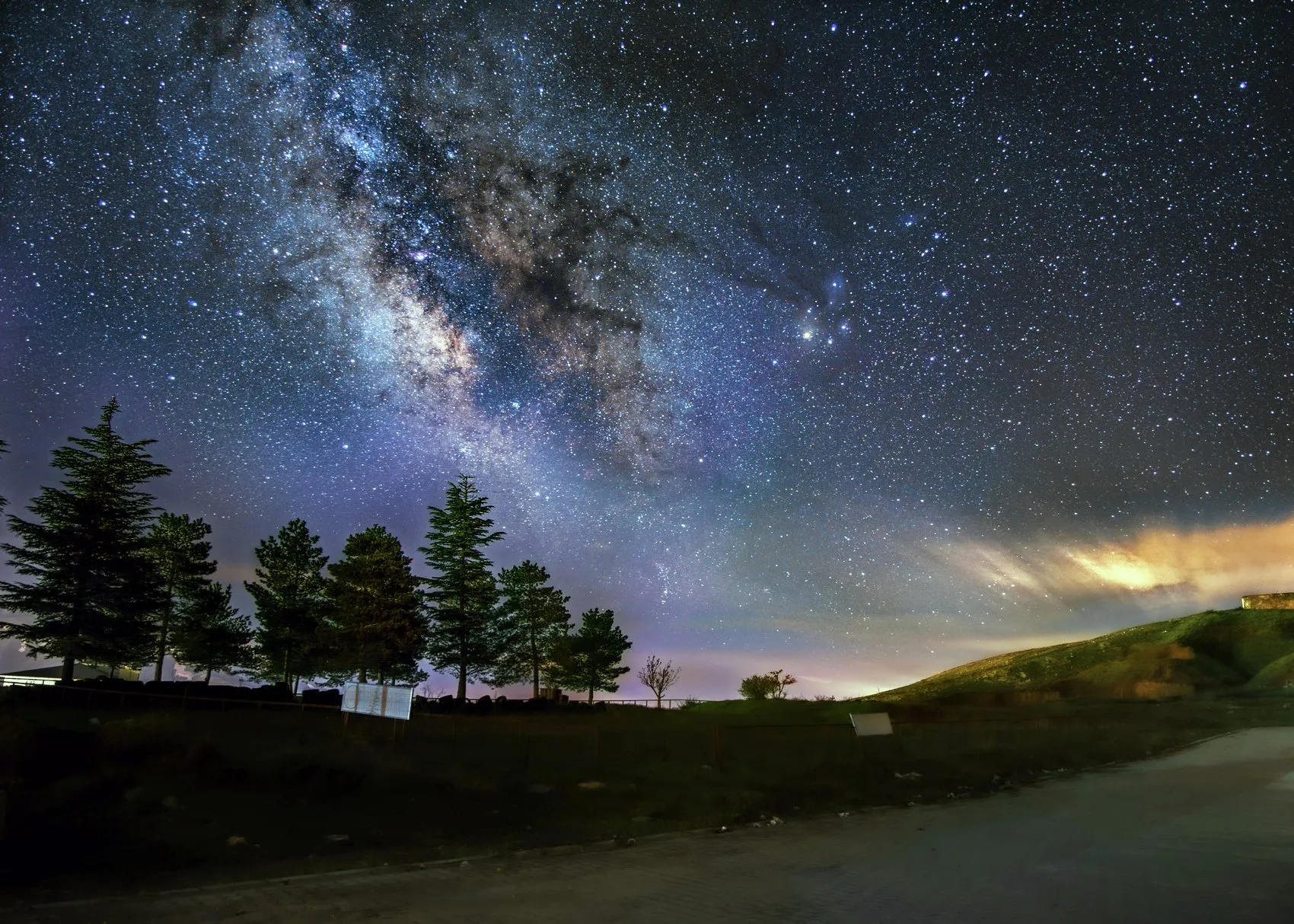 Bitlisin karanlık gökyüzünde Perseid meteor şöleni yaşandı