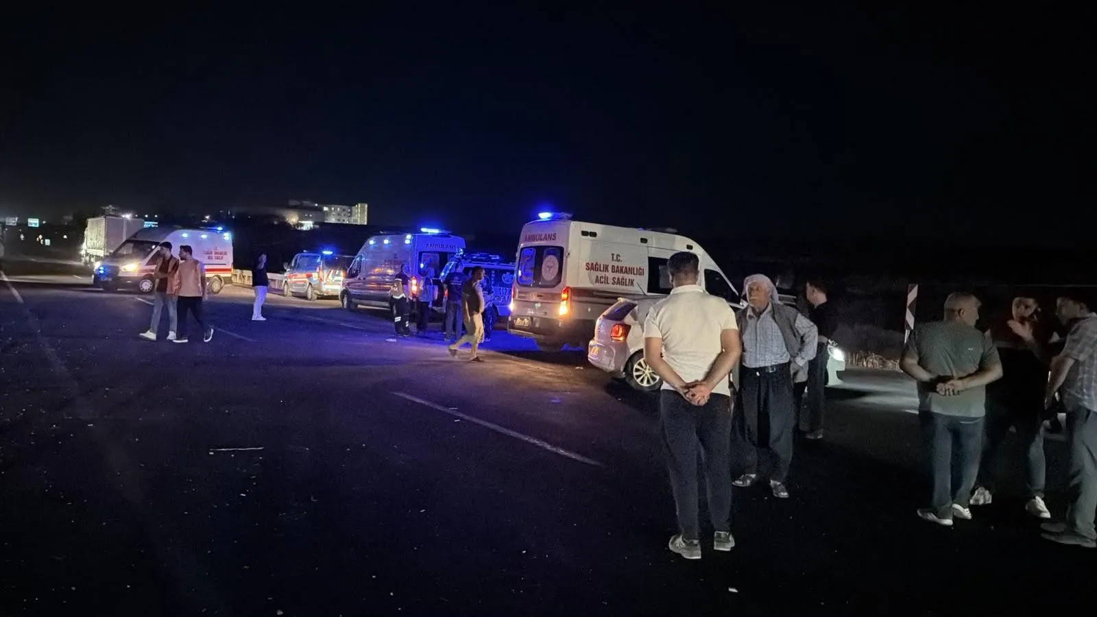 Siverek'te Malazgirt dönüşü otobüs kazası 13 yaralı