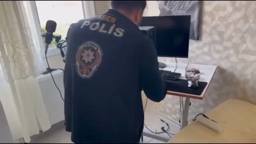 Rojin Kabaiş'in babasına siber zorbalardan yeni ölüm tehdidi
