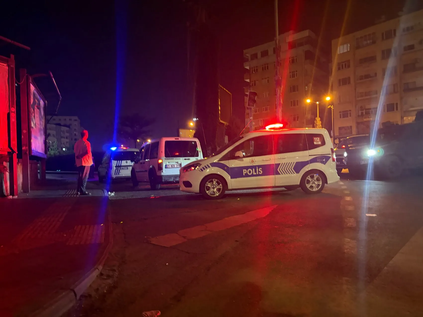 Diyarbakır Yenişehir'de arkadaş grubu kavgası kameraya yansıdı