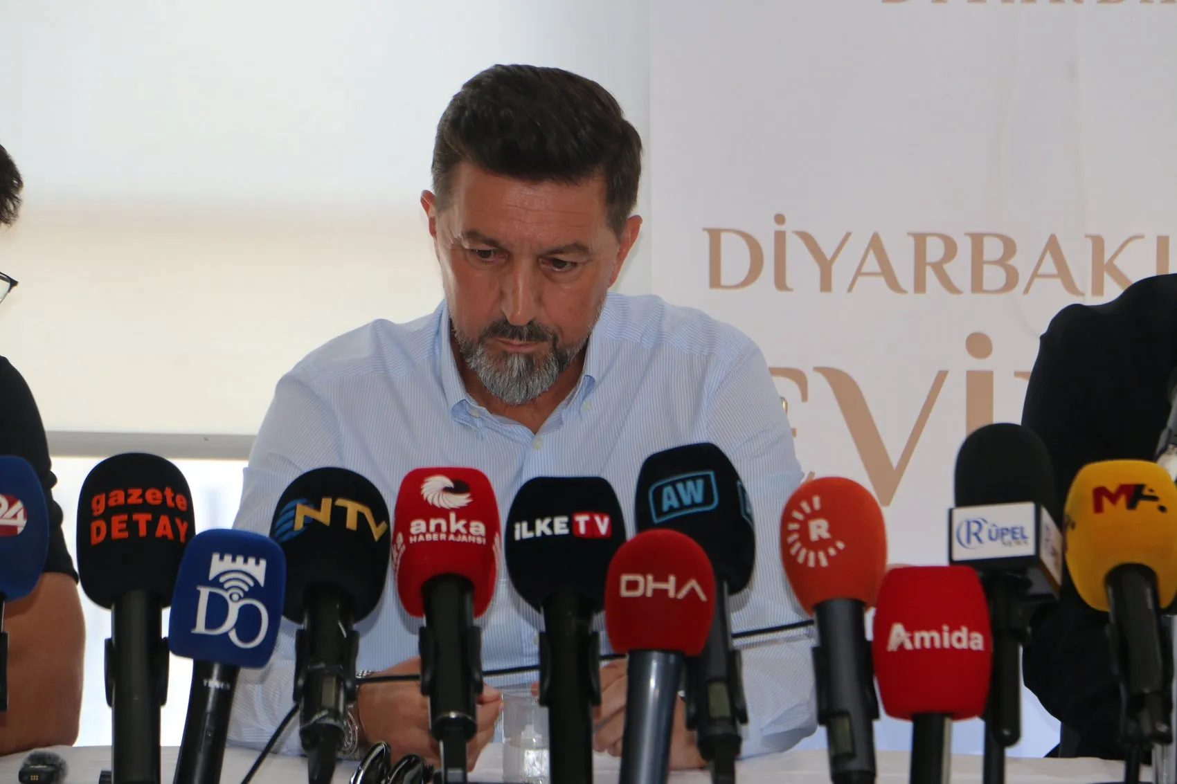 Amedspor Teknik Direktörü Besnik Hasi Transfer Planlarını Açıkladı
