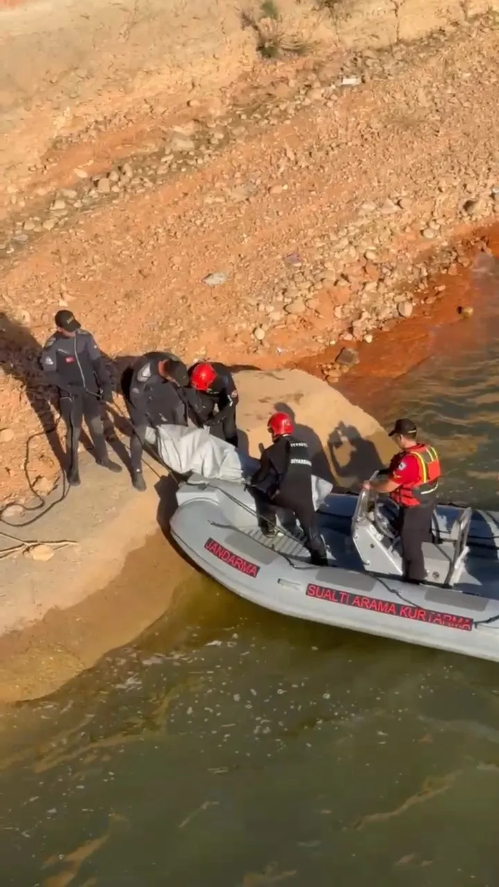 Çınar ilçesindeki baraj gölünde cansız bir erkek bedeni bulundu