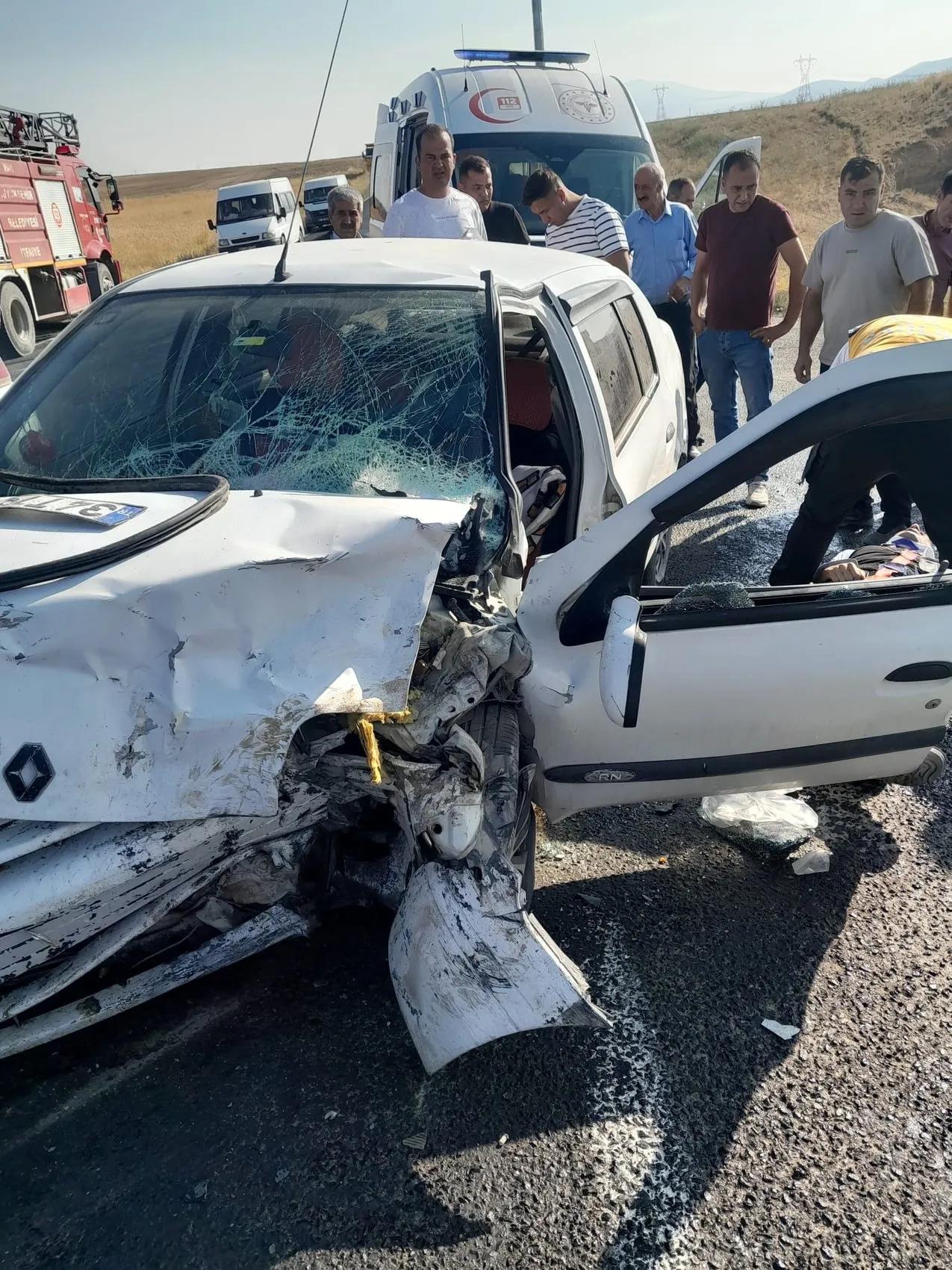 Van Başkale yolunda otomobiller çarpıştı 7 kişi yaralı