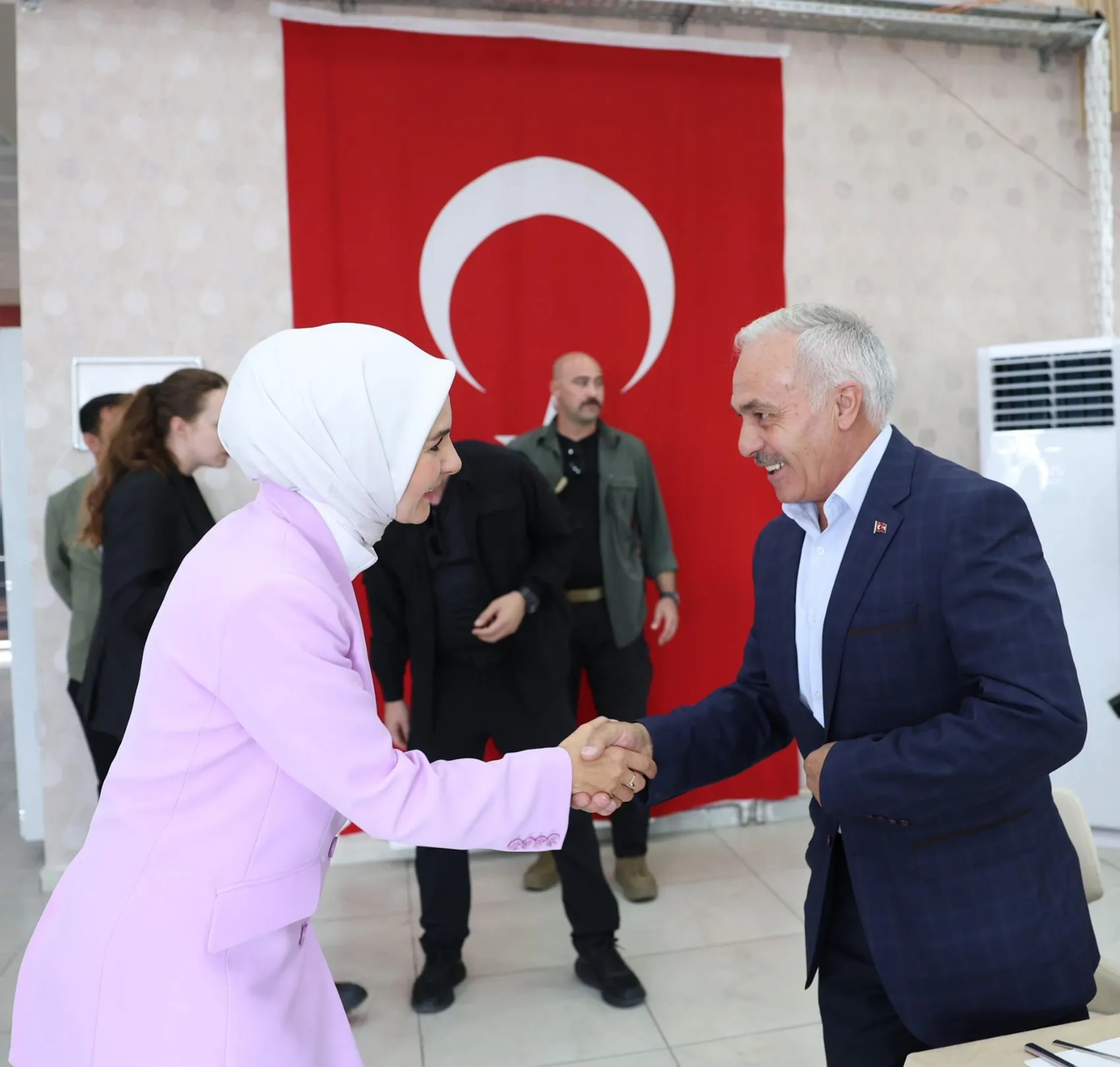 Bakan Göktaş şehit yakınları ve gazilerle Ağrı’da bir araya geldi