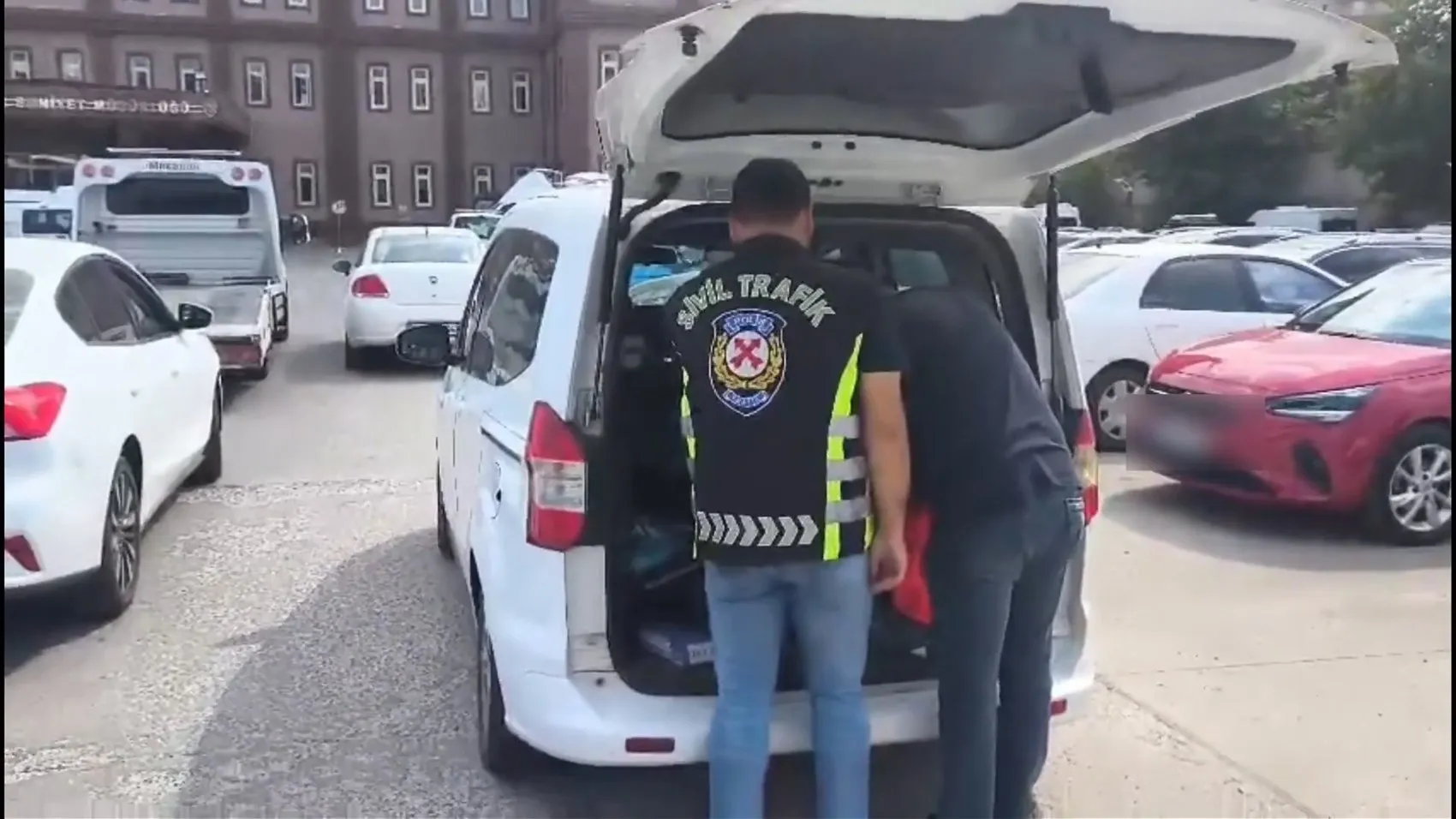 Trafikte makas atan 3 sürücüye Diyarbakır'da ağır yaptırım