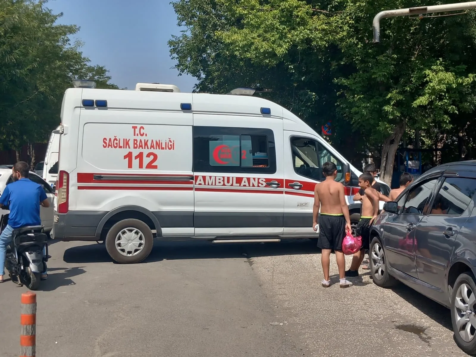 Diyarbakırda yasaklı süs havuzuna atlayan iki çocuk hastanelik oldu