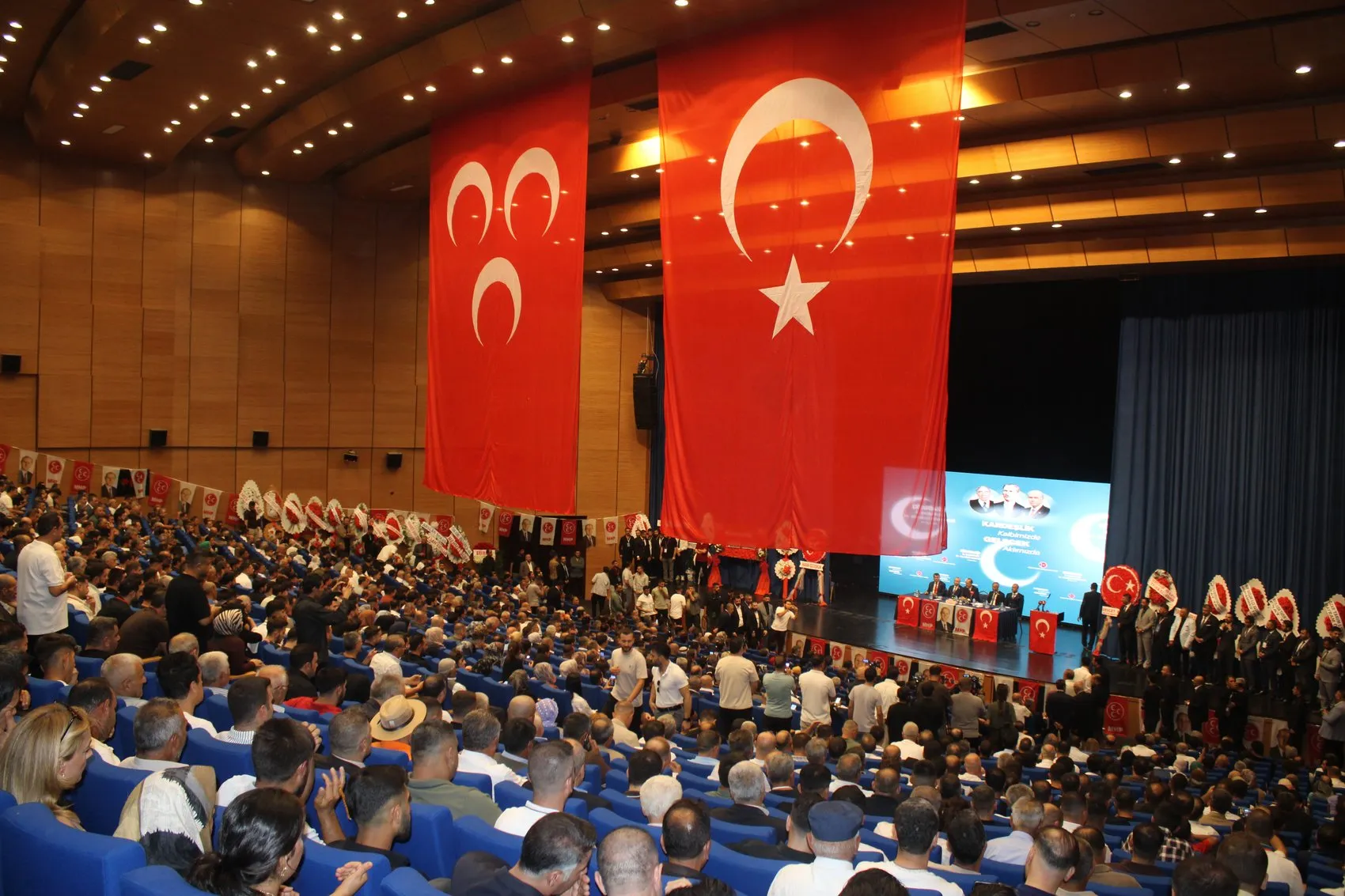 MHP'nin Diyarbakır kongresinde Osmanağaoğlu'ndan Terörsüz Türkiye vurgusu