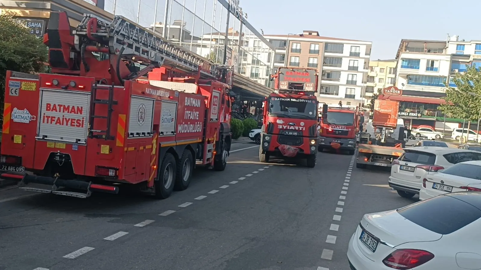 Batman'da spor salonunu alevler sardı, 10 kişi hastaneye kaldırıldı