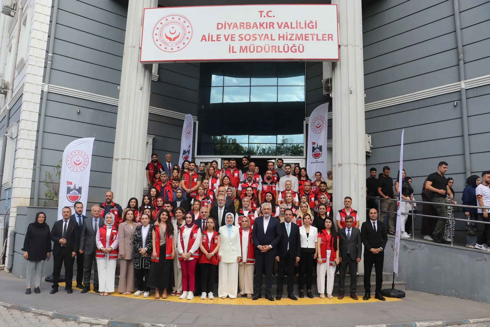Gençlere evlilik kredisi ve konut desteği müjdesi Diyarbakır'dan geldi