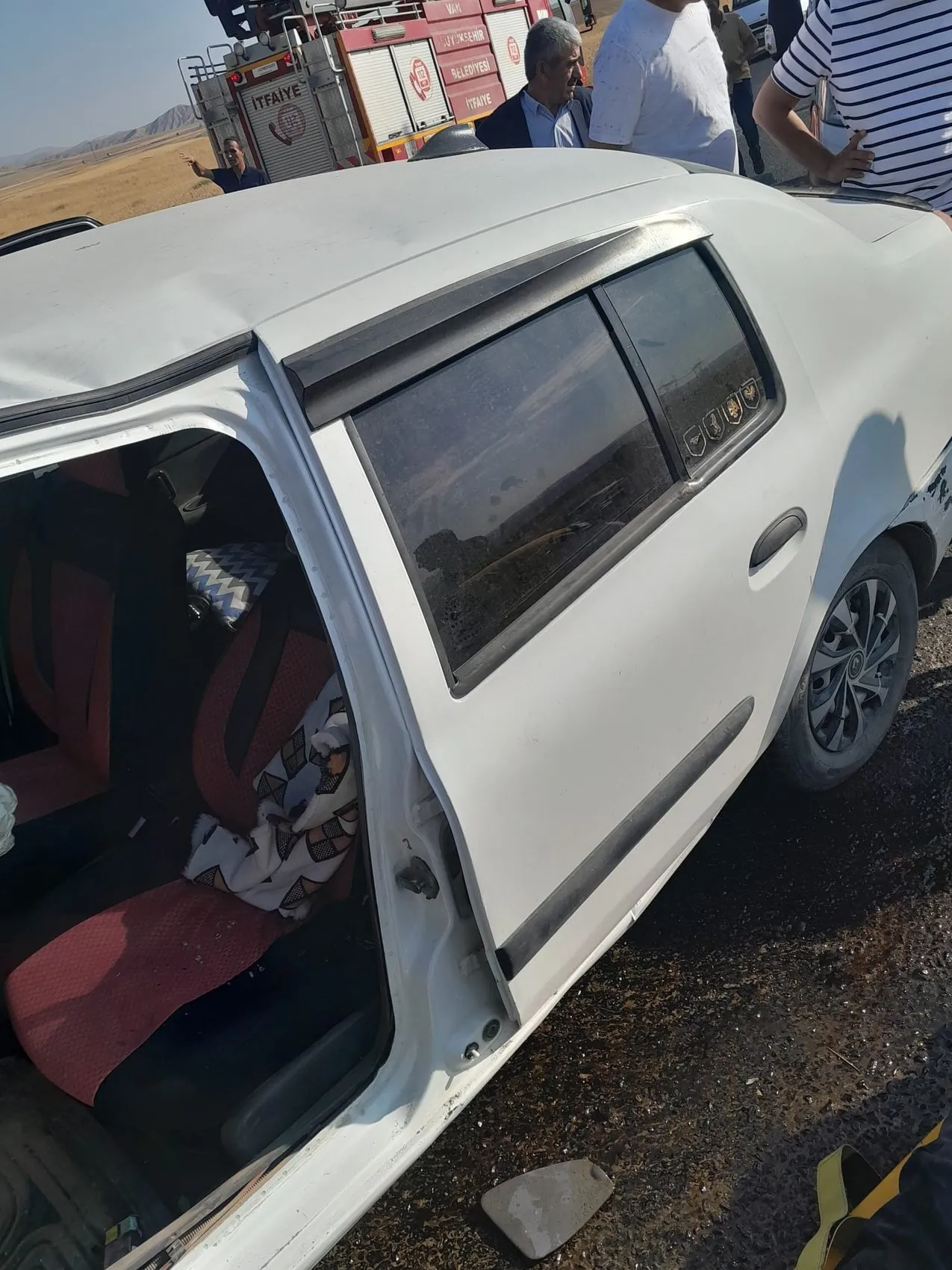 Van Başkale yolunda otomobiller çarpıştı 7 kişi yaralı