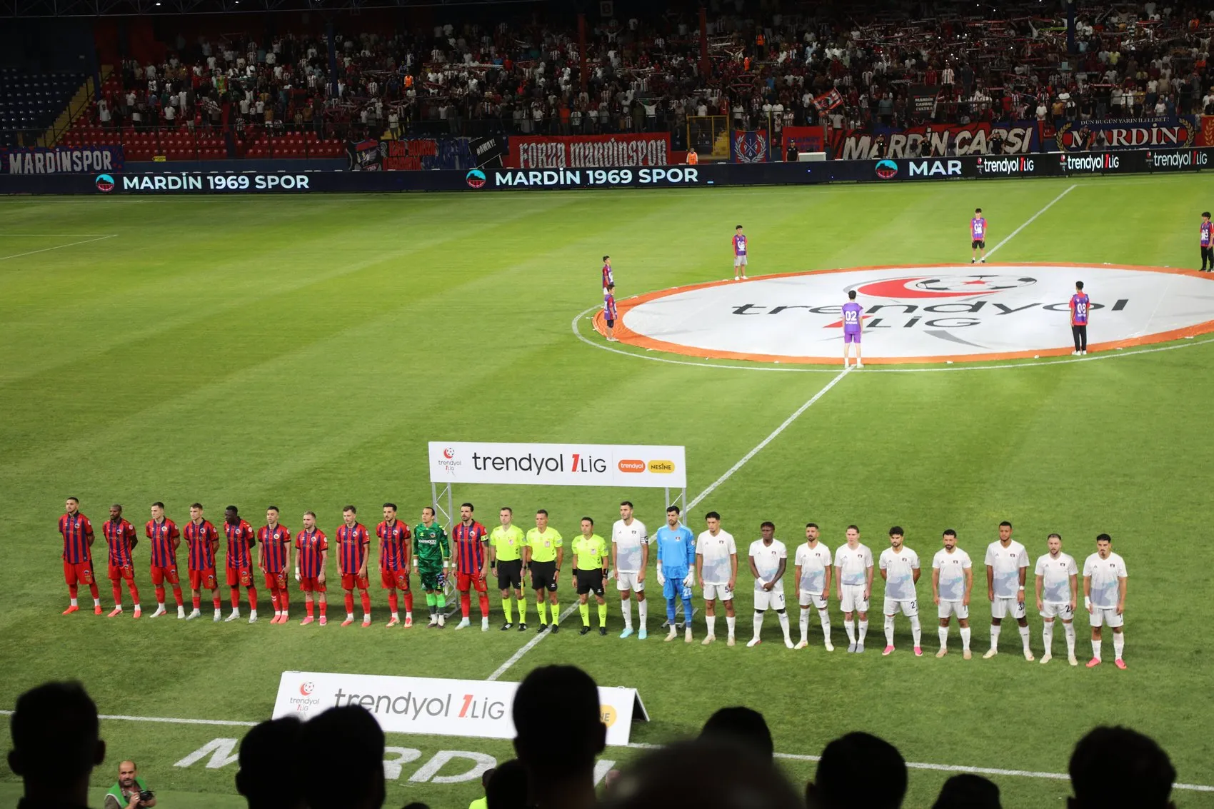 Van Spor son dakikada beraberliği kurtardı