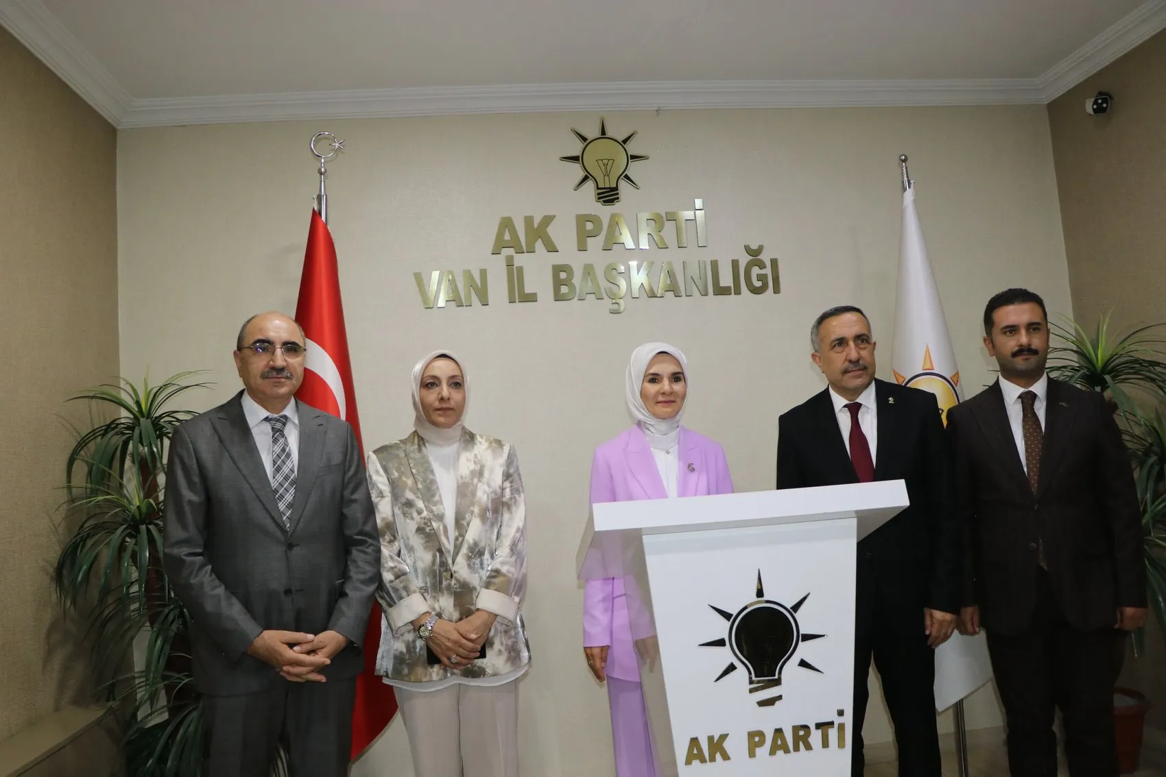 Bakan Göktaş Van temaslarında sosyal destek vurgusu yaptı