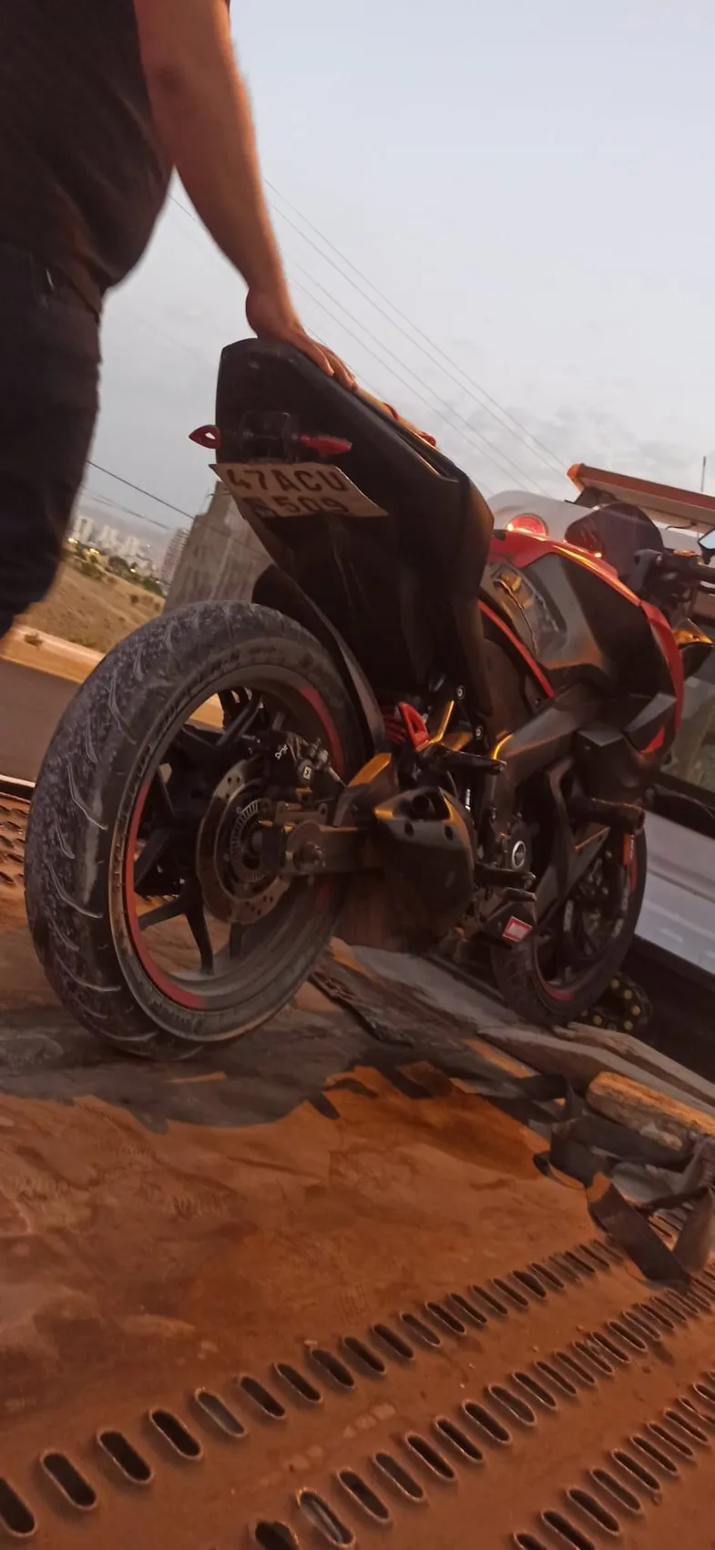 Mardin Artuklu yolunda direksiyon hakimiyetini kaybeden motosiklet sürücüsü hayatını kaybetti