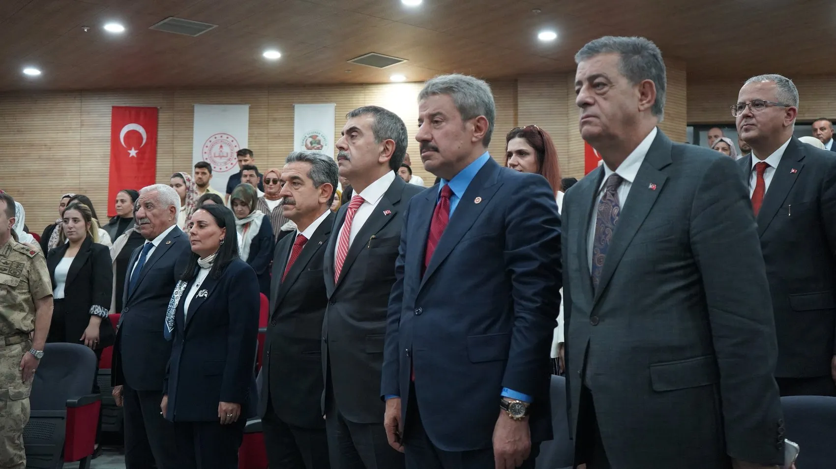 Bakan Tekin Şırnakta yeni yasal düzenlemeye sahip çıkma çağrısı yaptı